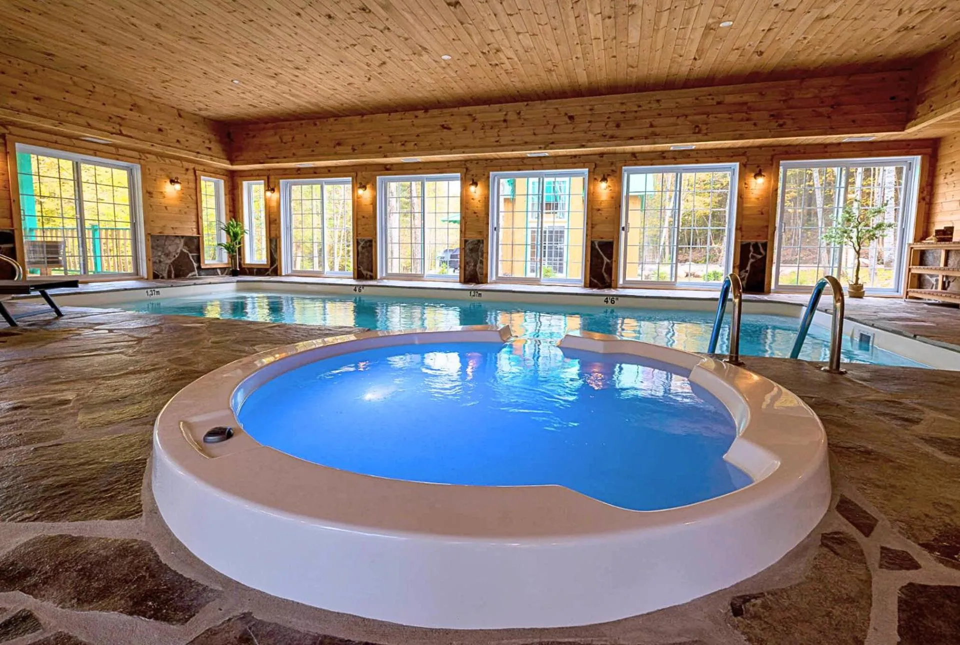 Domaine Rivière Sacacomie Chalets et Bed and Breakfast -Manoir Canergie