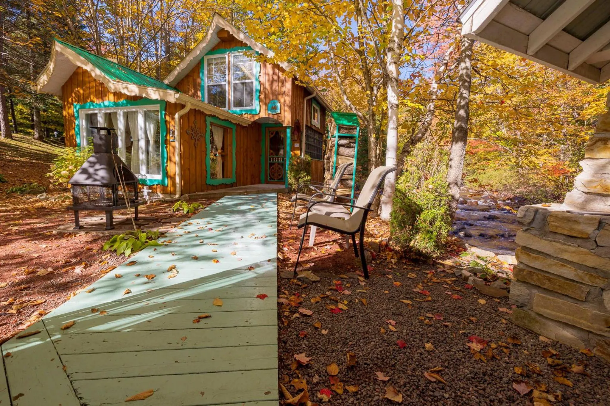 Domaine Rivière Sacacomie Chalets et Bed and Breakfast -Manoir Canergie