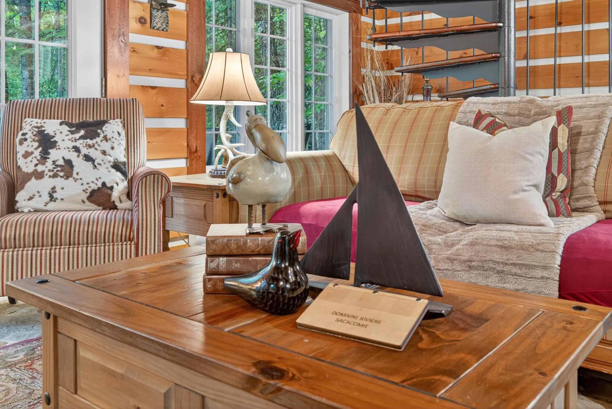 Domaine Rivière Sacacomie Chalets et Bed and Breakfast -Manoir Canergie