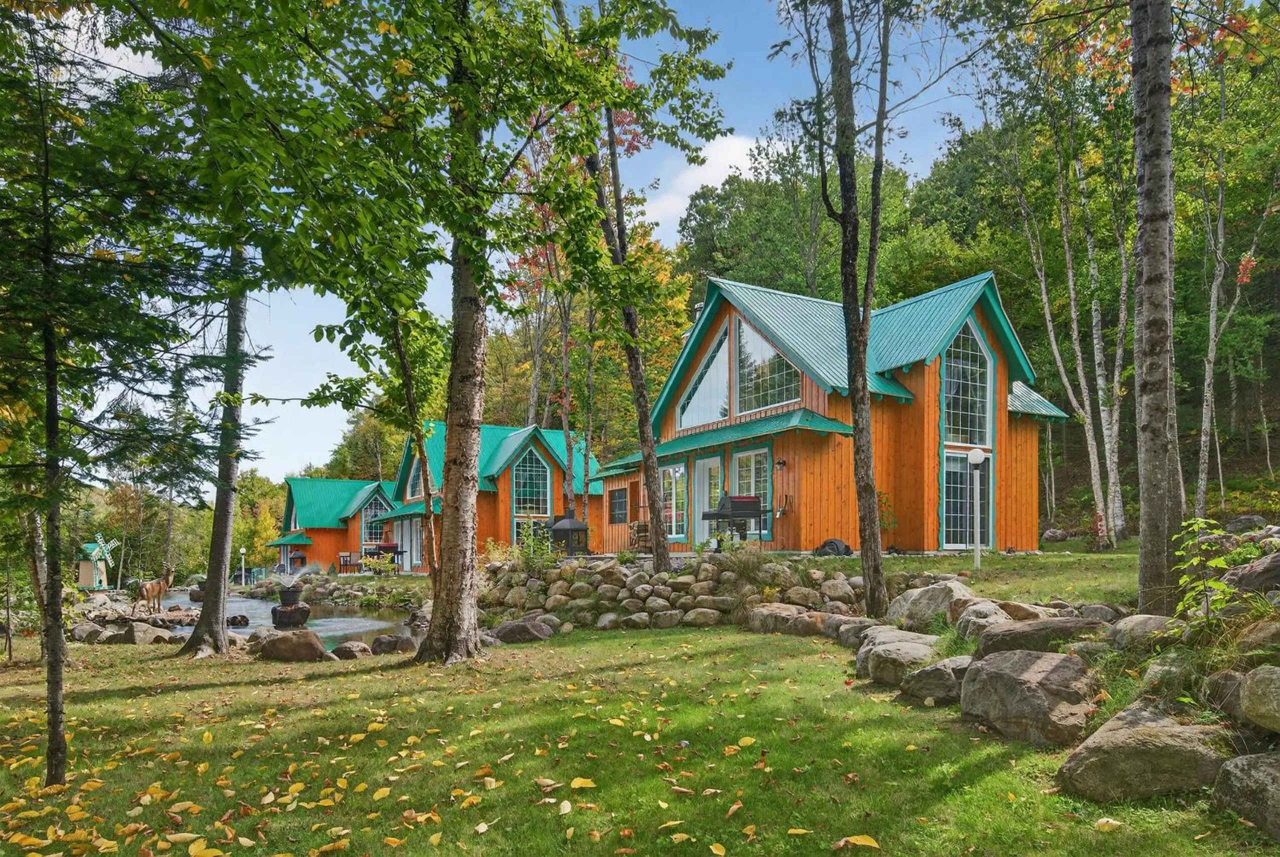 Domaine Rivière Sacacomie Chalets et Bed and Breakfast -Manoir Canergie