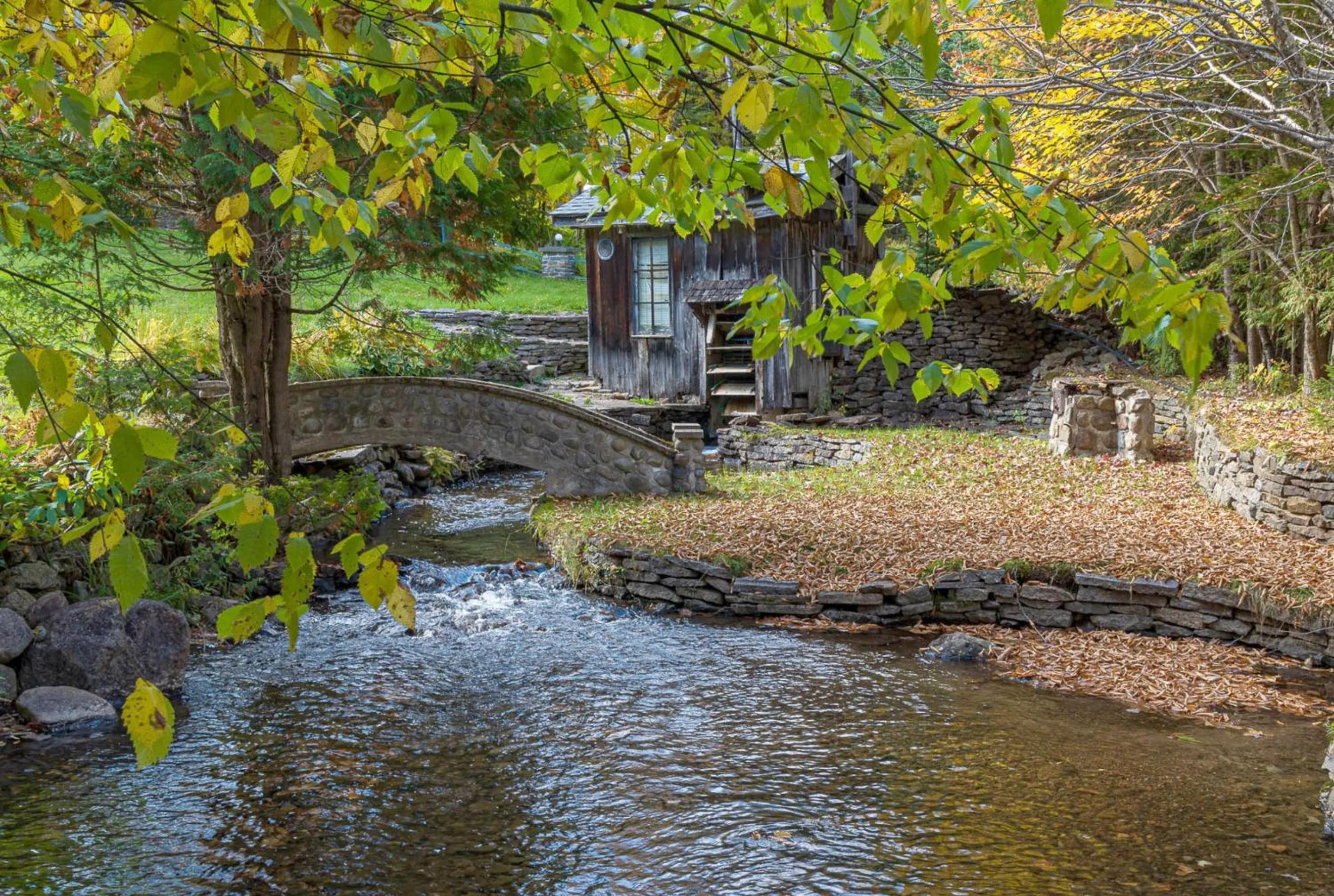 Domaine Rivière Sacacomie Chalets et Bed and Breakfast -Manoir Canergie