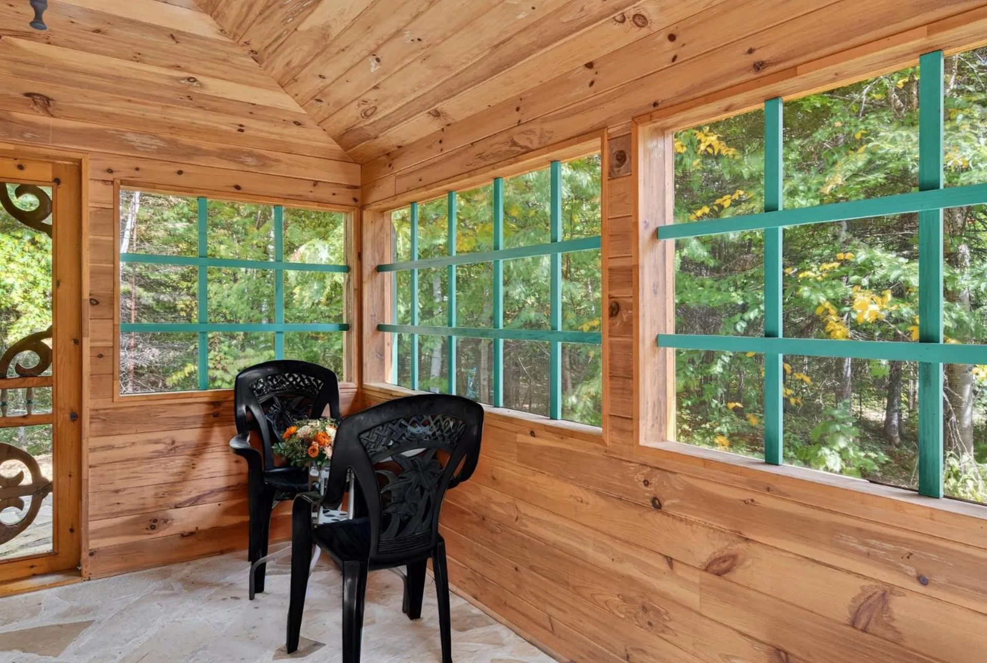 Domaine Rivière Sacacomie Chalets et Bed and Breakfast -Manoir Canergie