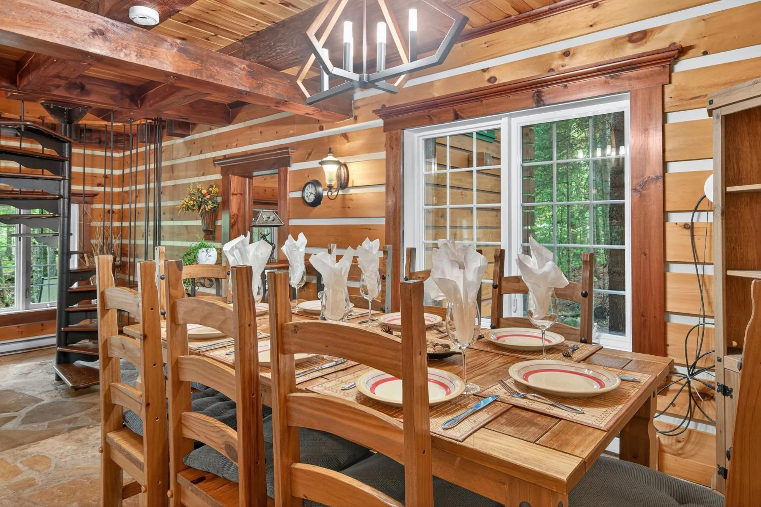 Domaine Rivière Sacacomie Chalets et Bed and Breakfast -Manoir Canergie