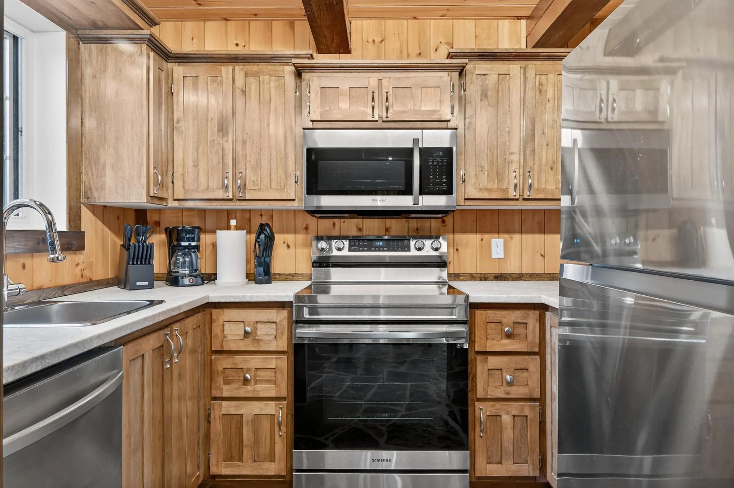 Domaine Rivière Sacacomie Chalets et Bed and Breakfast -Manoir Canergie