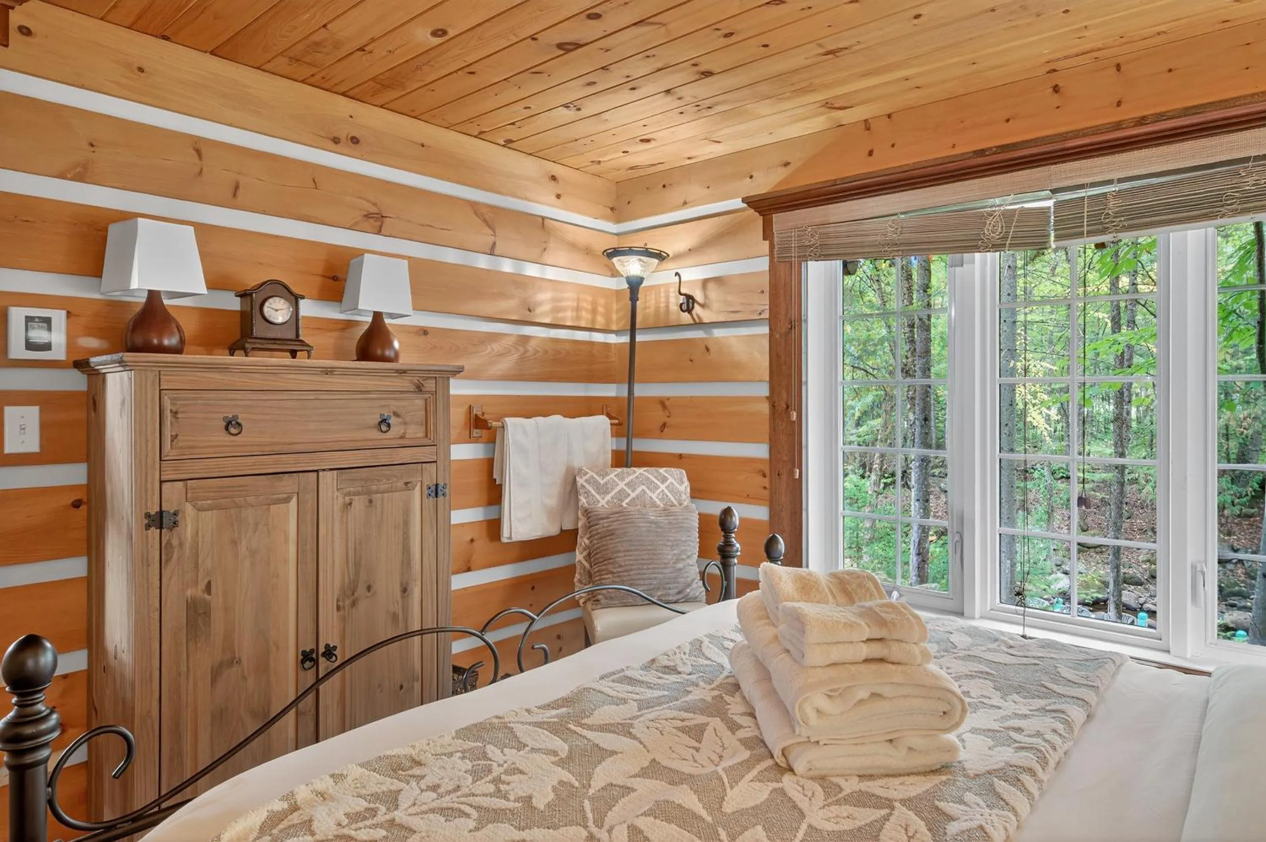 Domaine Rivière Sacacomie Chalets et Bed and Breakfast -Manoir Canergie