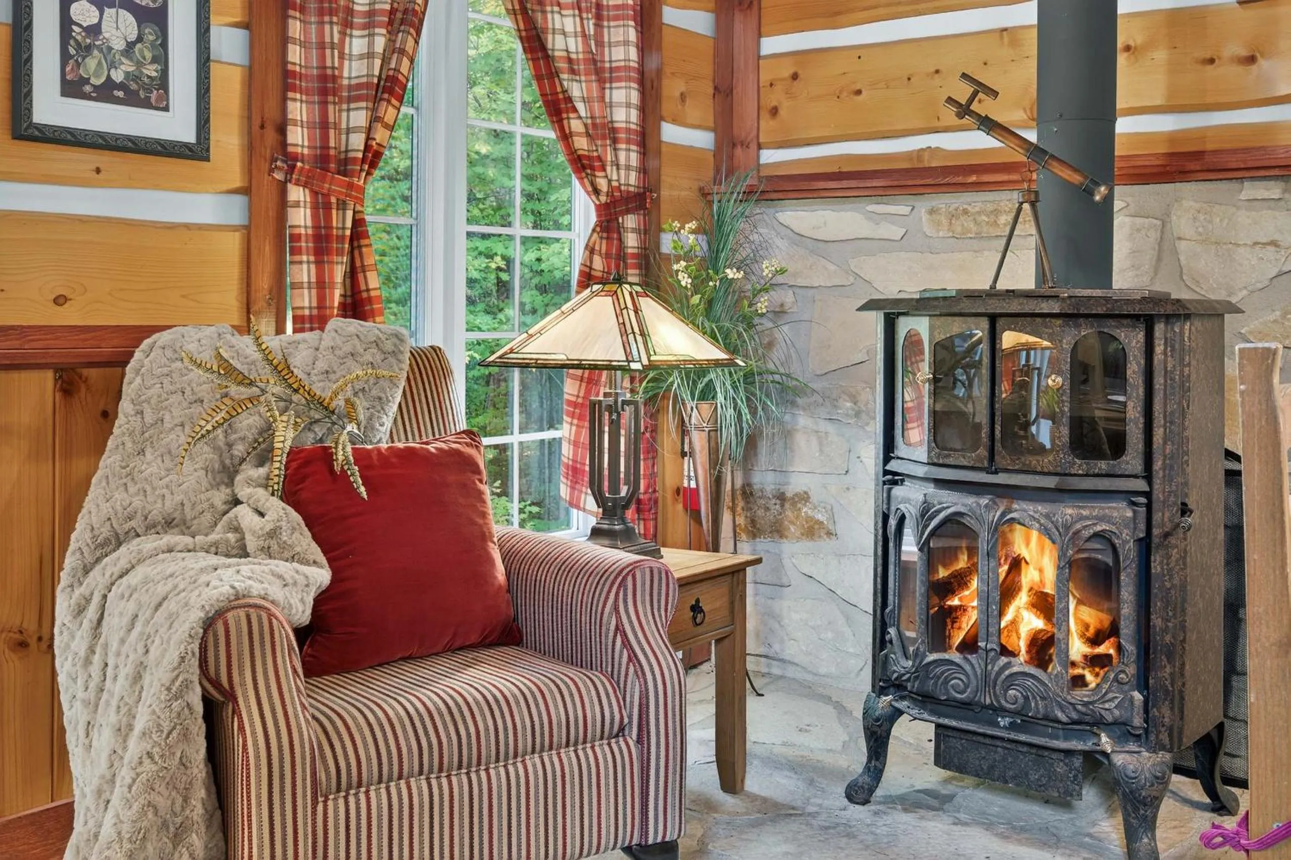 Domaine Rivière Sacacomie Chalets et Bed and Breakfast -Manoir Canergie