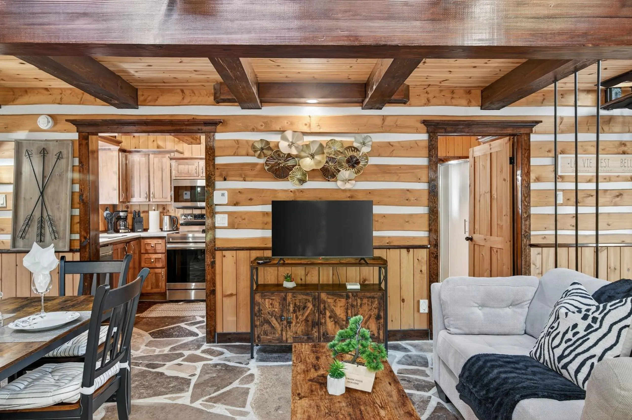 Domaine Rivière Sacacomie Chalets et Bed and Breakfast -Manoir Canergie