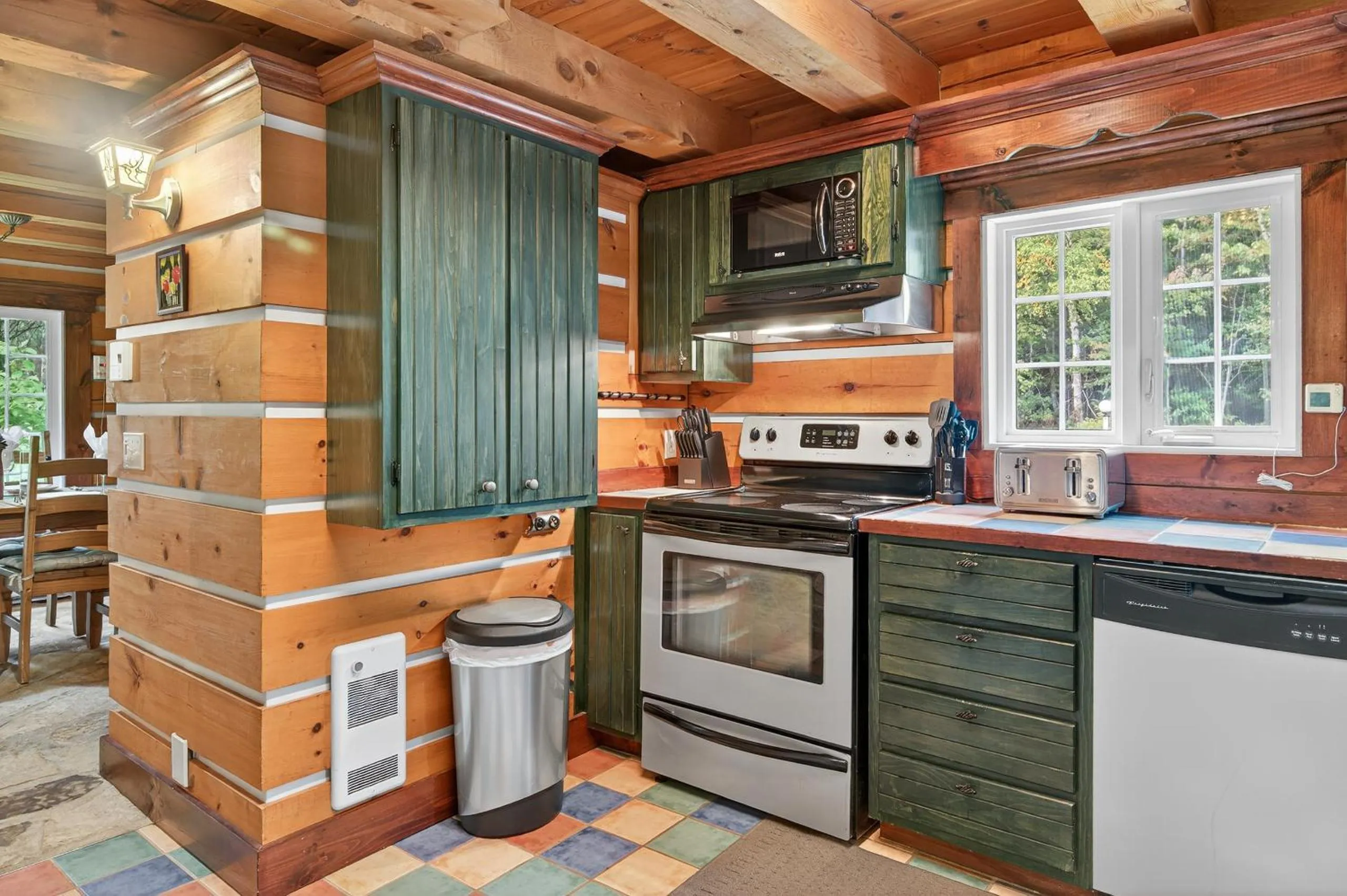 Domaine Rivière Sacacomie Chalets et Bed and Breakfast -Manoir Canergie