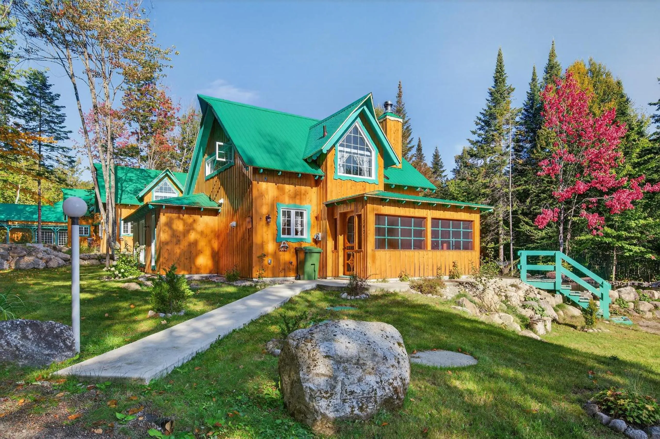 Domaine Rivière Sacacomie Chalets et Bed and Breakfast -Manoir Canergie