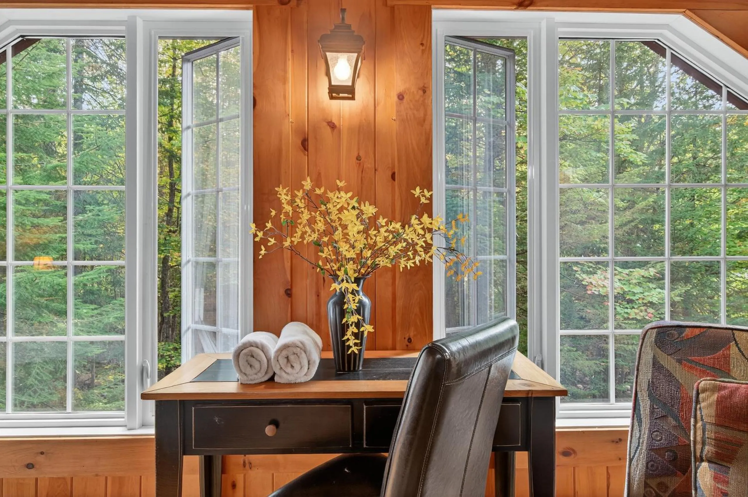 Domaine Rivière Sacacomie Chalets et Bed and Breakfast -Manoir Canergie