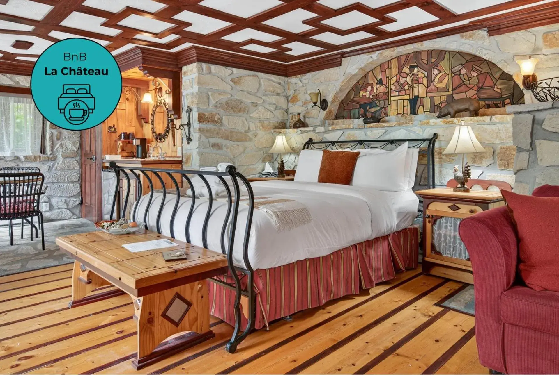 Deluxe Queen Room in Domaine Rivière Sacacomie Chalets et Bed and Breakfast -Manoir Canergie Deluxe Queen Room in Domaine Rivière Sacacomie Chalets et Bed and Breakfast -Manoir Canergie