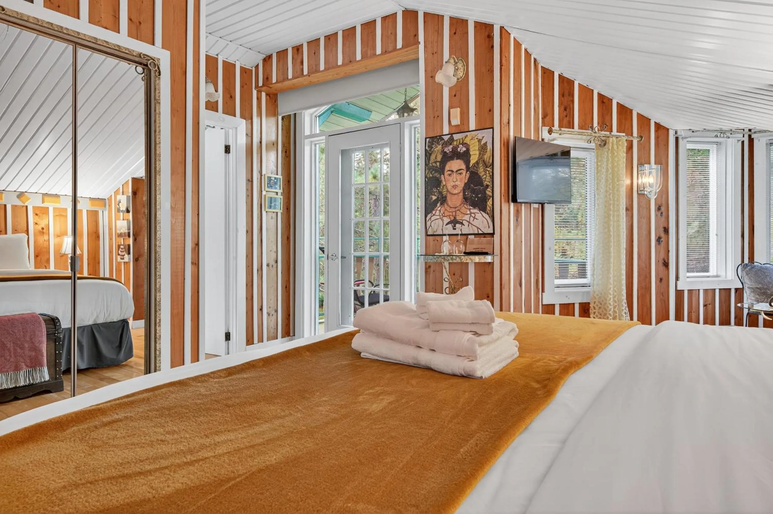 Domaine Rivière Sacacomie Chalets et Bed and Breakfast -Manoir Canergie