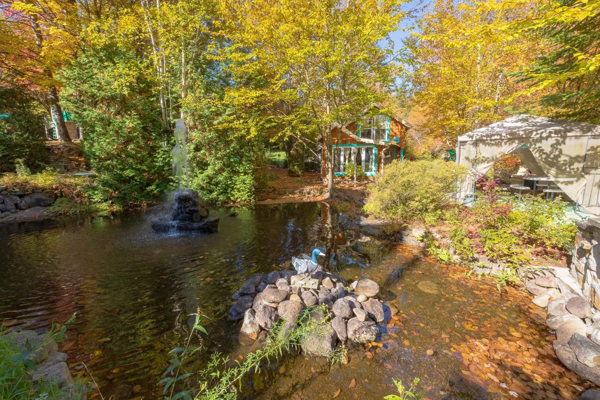 Domaine Rivière Sacacomie Chalets et Bed and Breakfast -Manoir Canergie