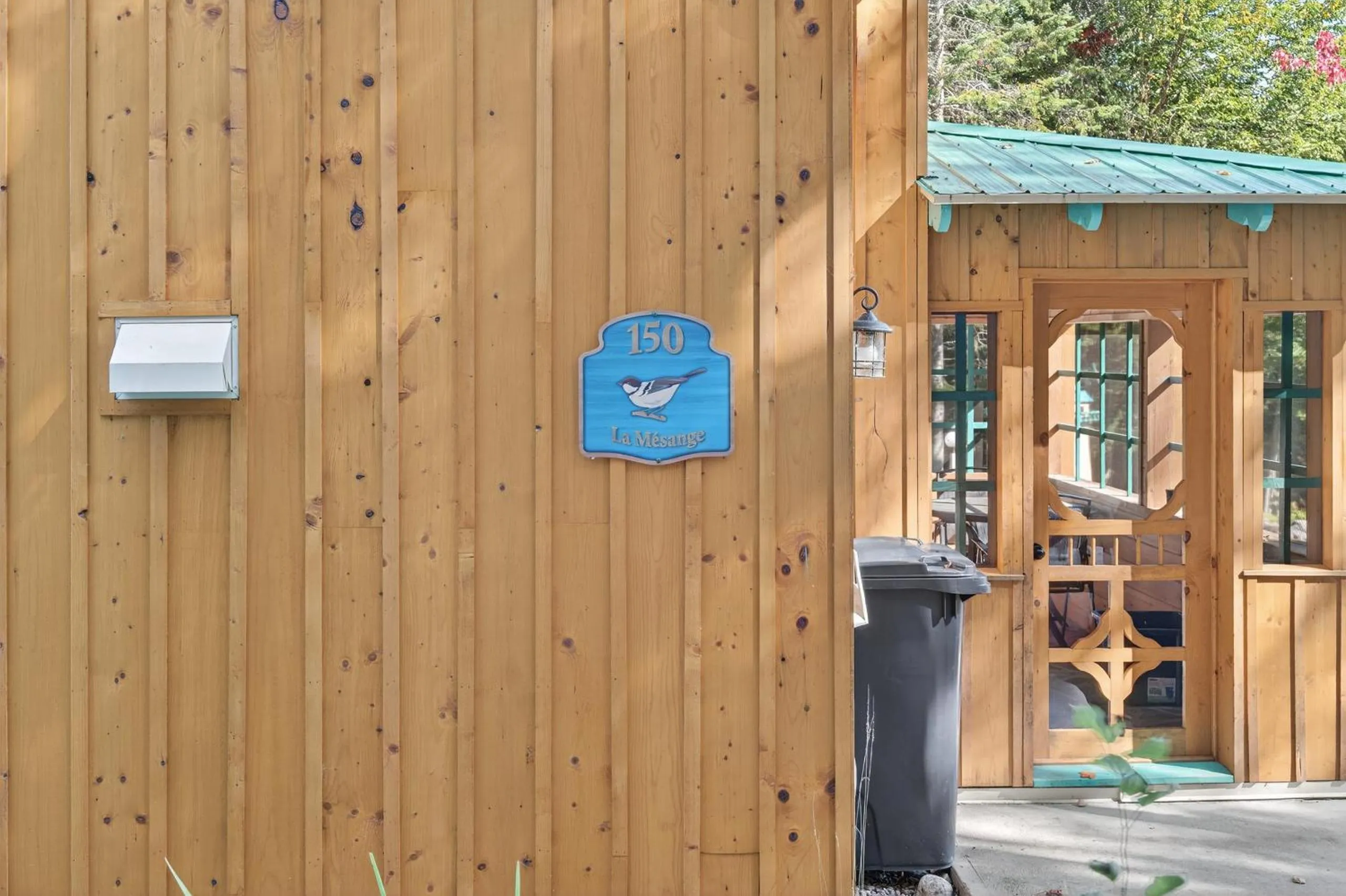 Domaine Rivière Sacacomie Chalets et Bed and Breakfast -Manoir Canergie