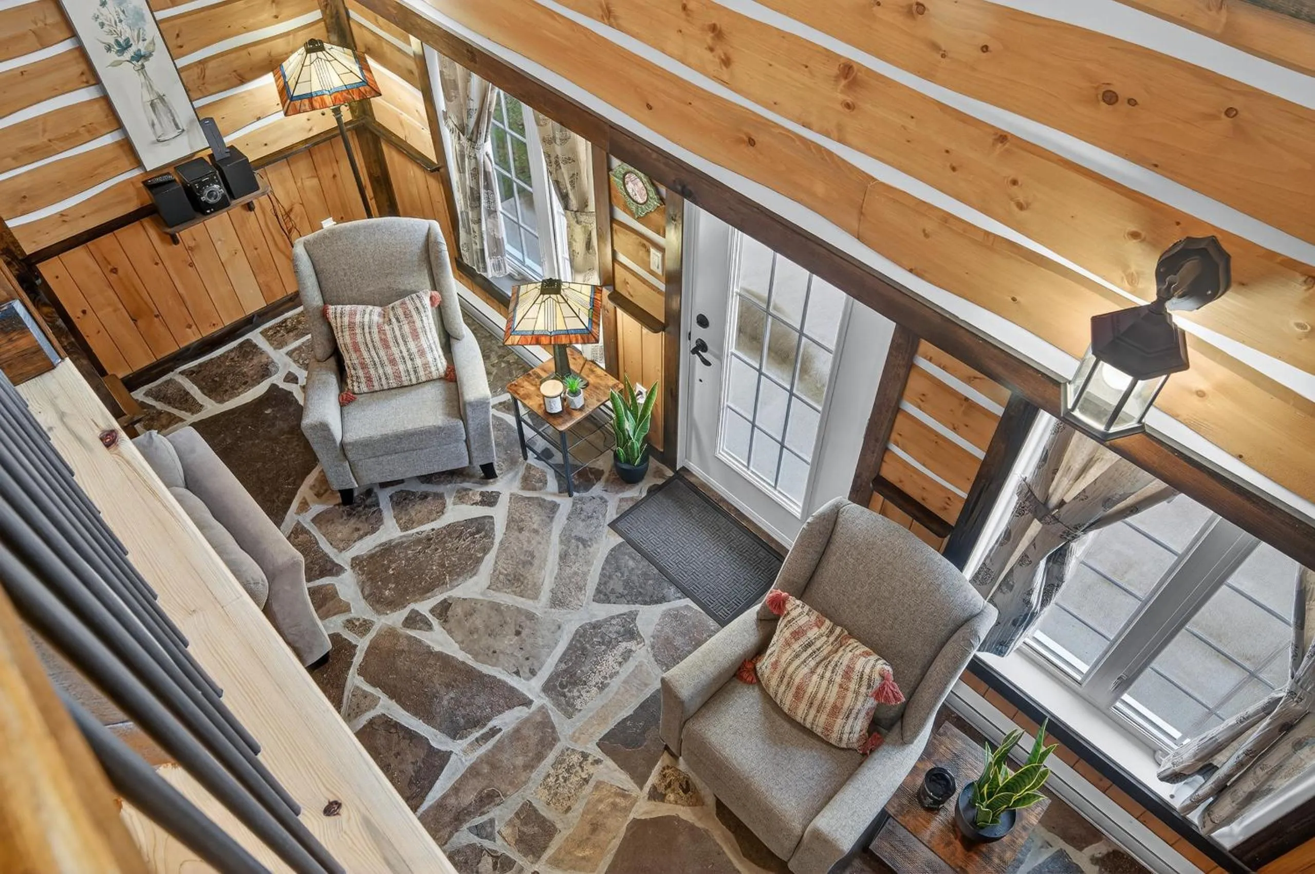 Domaine Rivière Sacacomie Chalets et Bed and Breakfast -Manoir Canergie