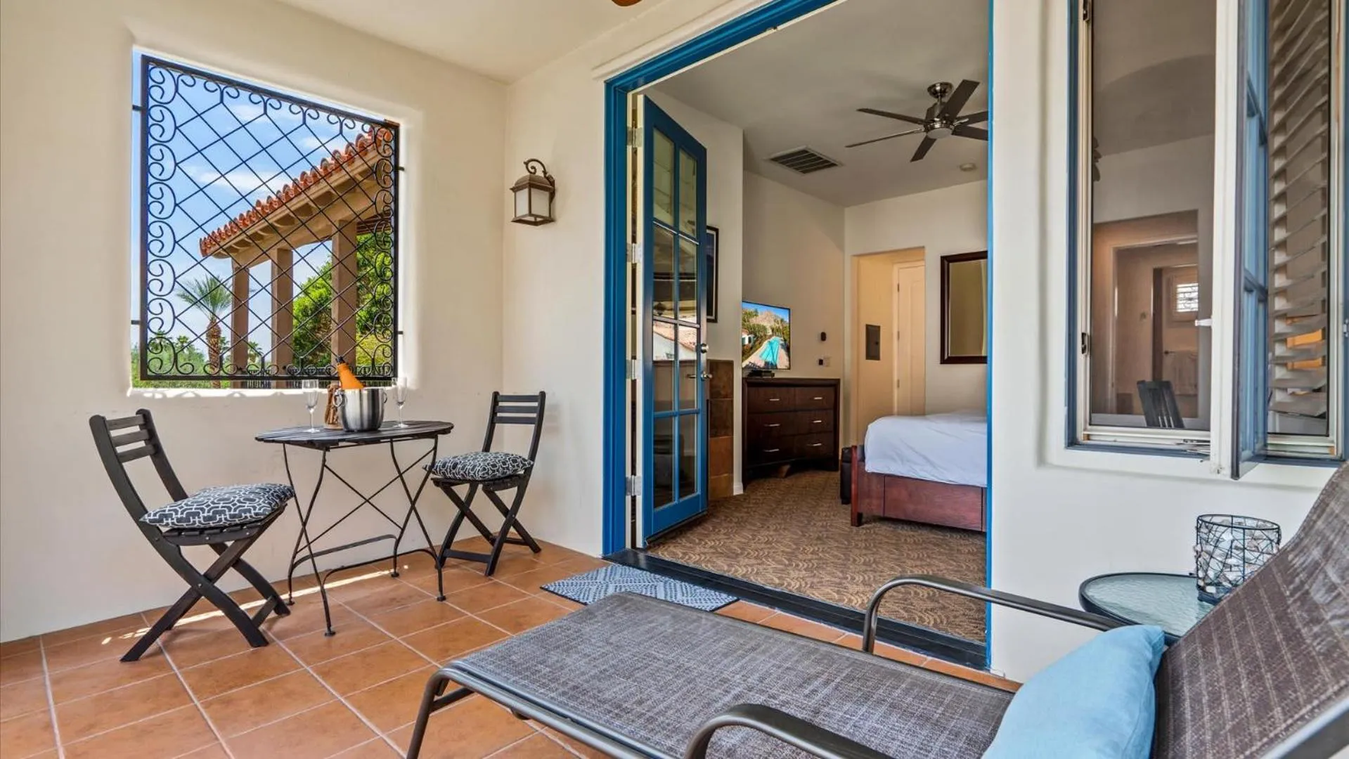 LV025 Airy Upstairs Studio with Mountain Views