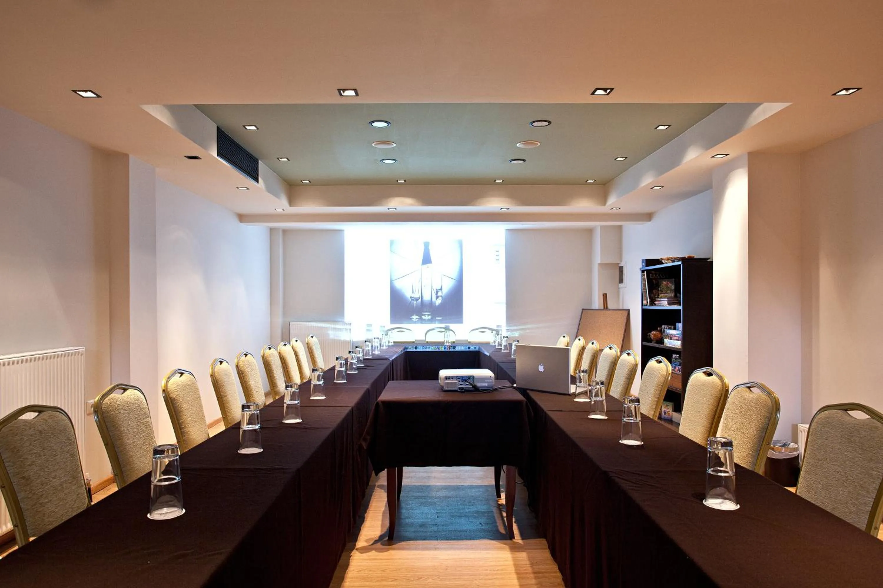 Business facilities in Kipi Mountain Resort