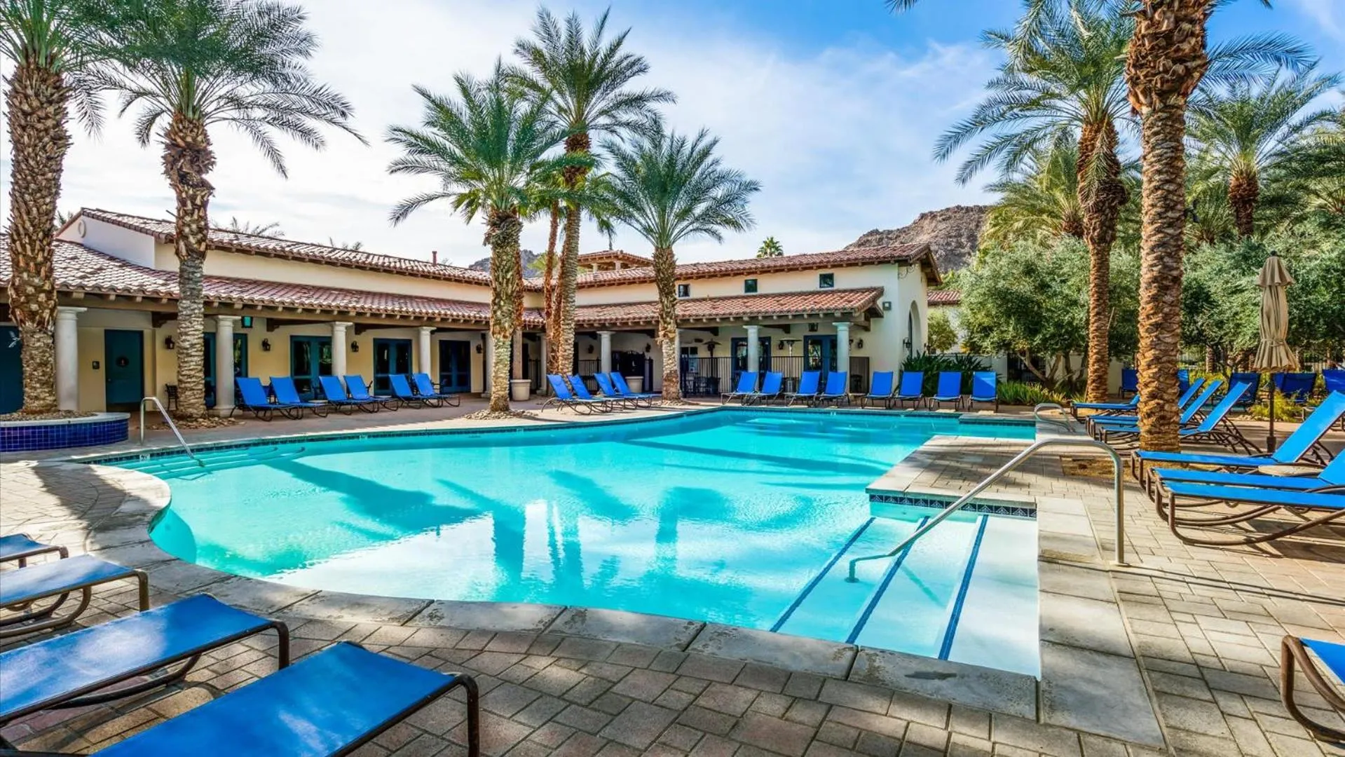 LV105 Upstairs 1 Bedroom Overlooking the Pool