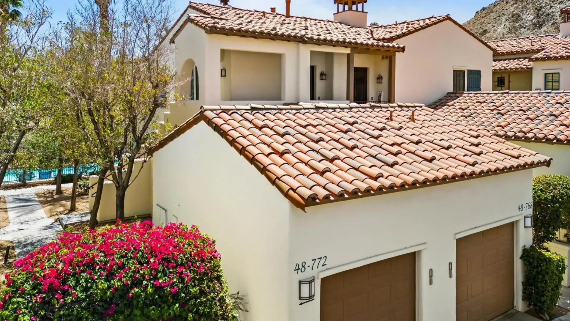 LV105 Upstairs 1 Bedroom Overlooking the Pool LV105 Upstairs 1 Bedroom Overlooking the Pool