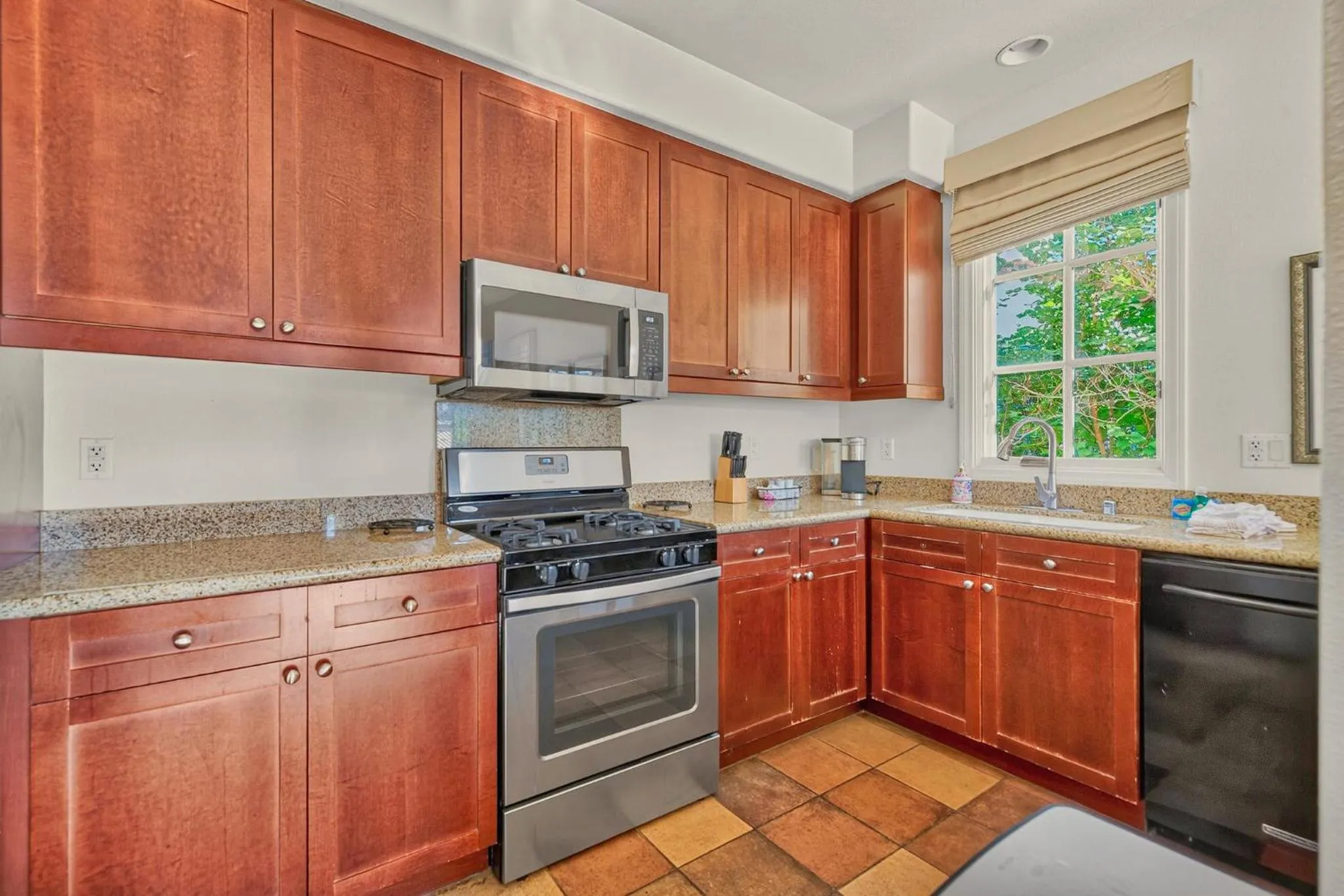 LV217 Superb 2 Bedroom Overlooking the Lap Pool