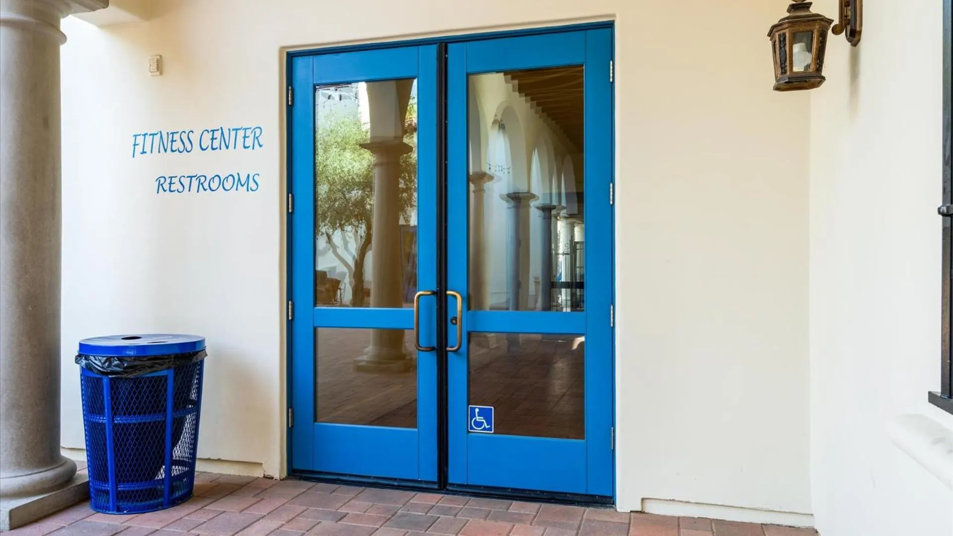 LV217 Superb 2 Bedroom Overlooking the Lap Pool