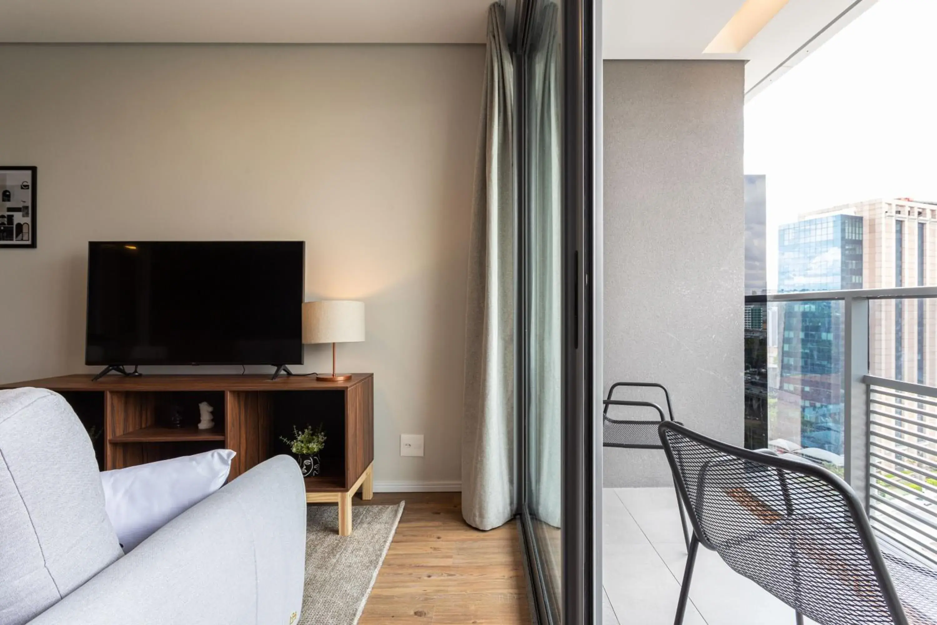 Studio with Balcony in Charlie Jockey Pinheiros Studio with Balcony in Charlie Jockey Pinheiros