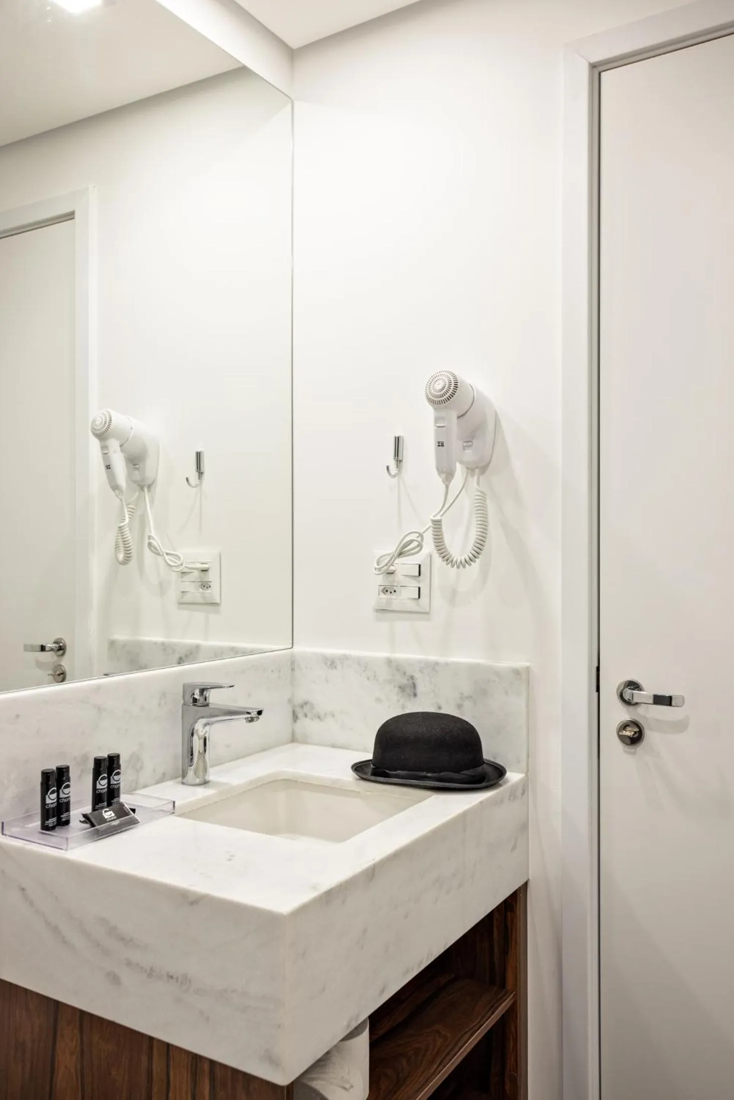 Shower in Charlie Jockey Pinheiros