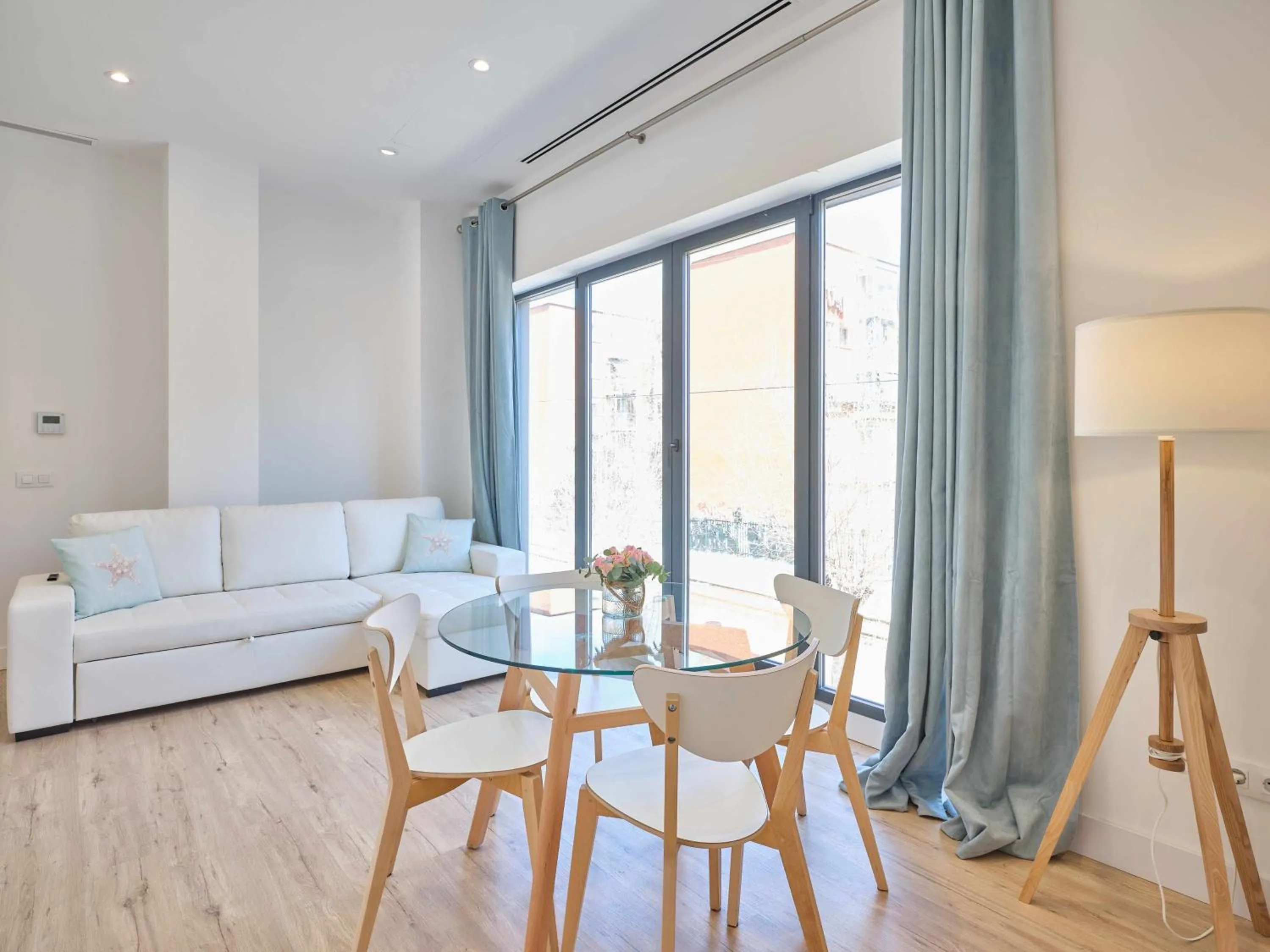 Living room in Paseo Suites Hotel