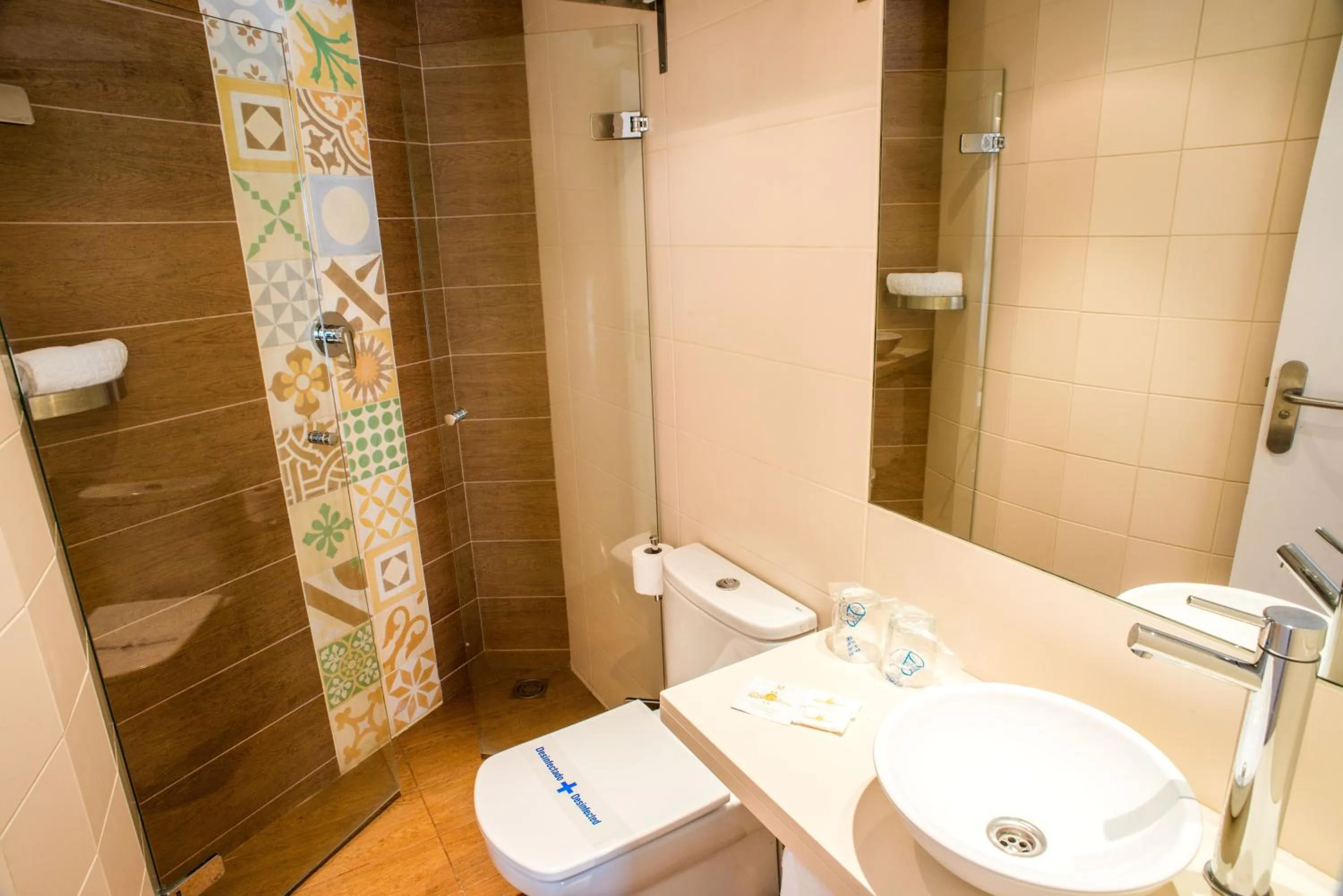 Bathroom in Hostal Marenostrum