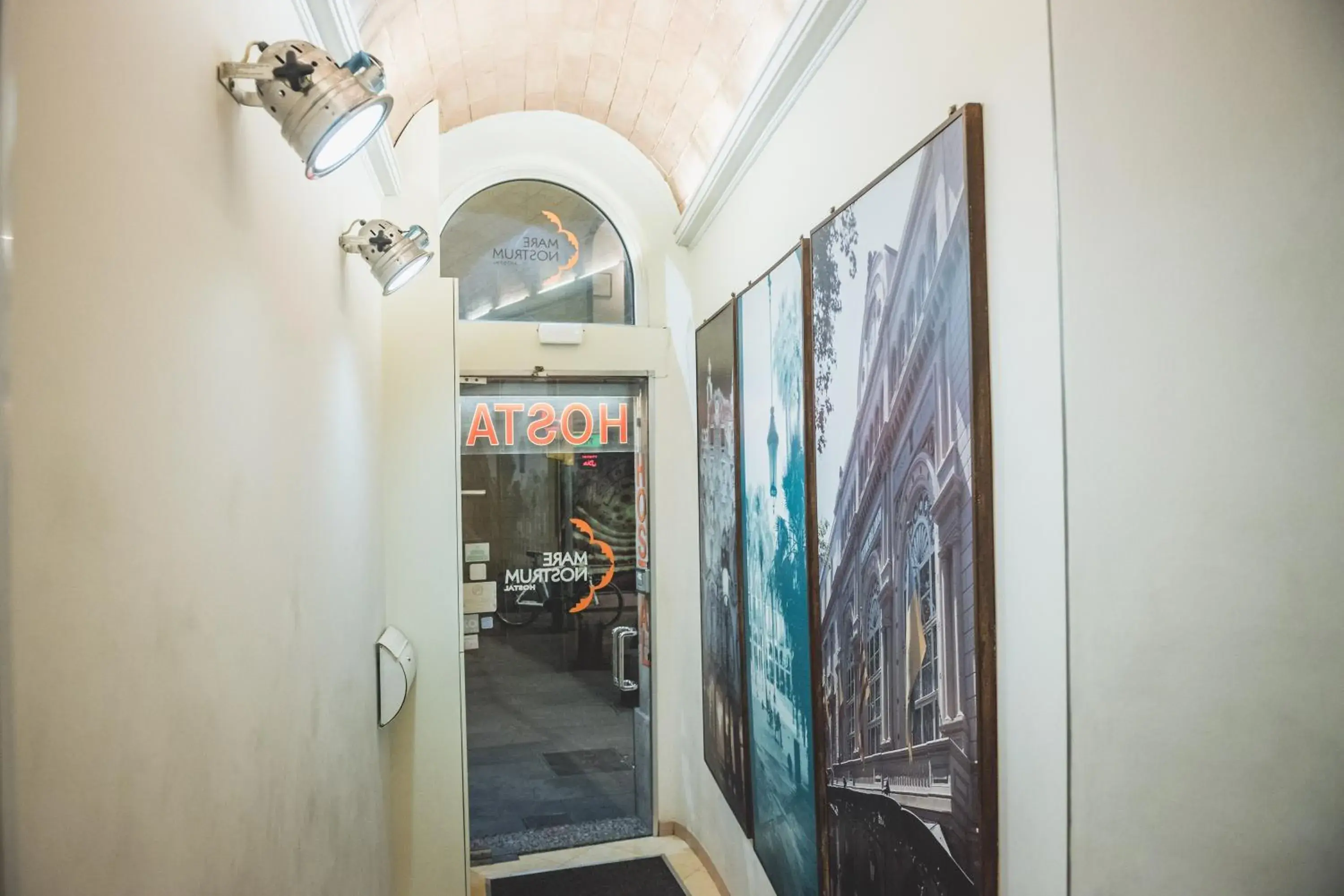 Facade/entrance in Hostal Marenostrum Facade/entrance in Hostal Marenostrum