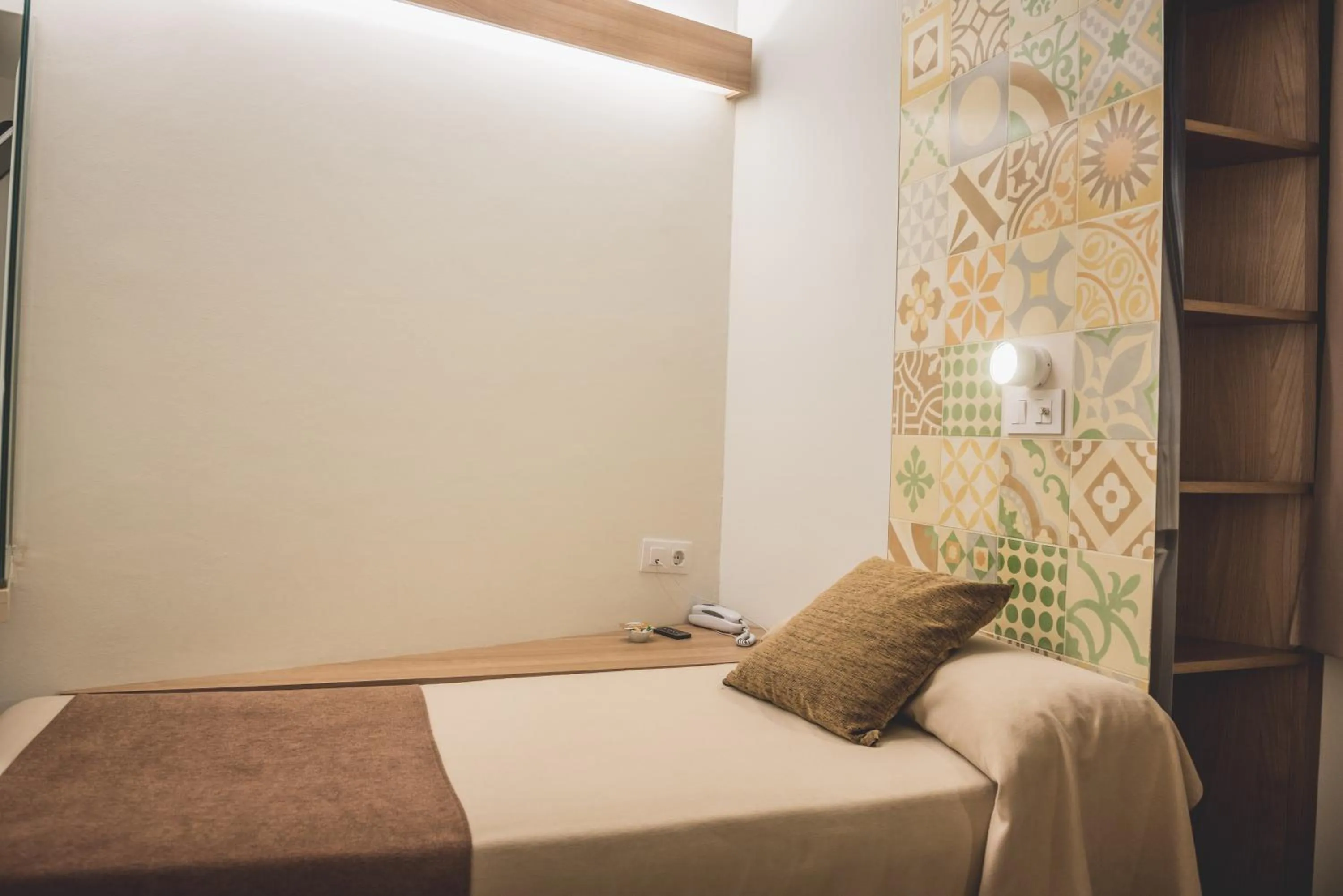 Bed in Hostal Marenostrum