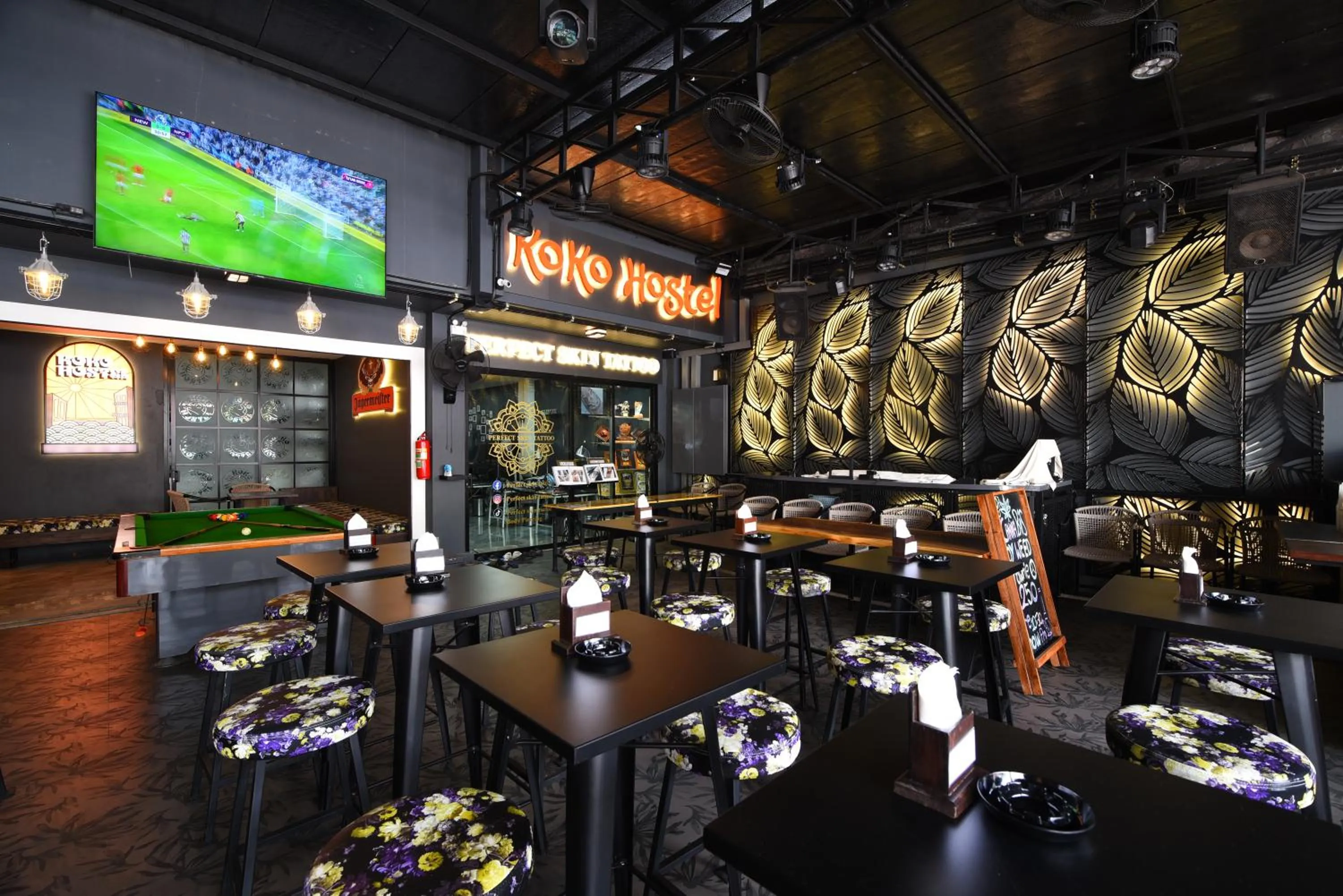 Lounge or bar in KOKO Party Hostel 18-40