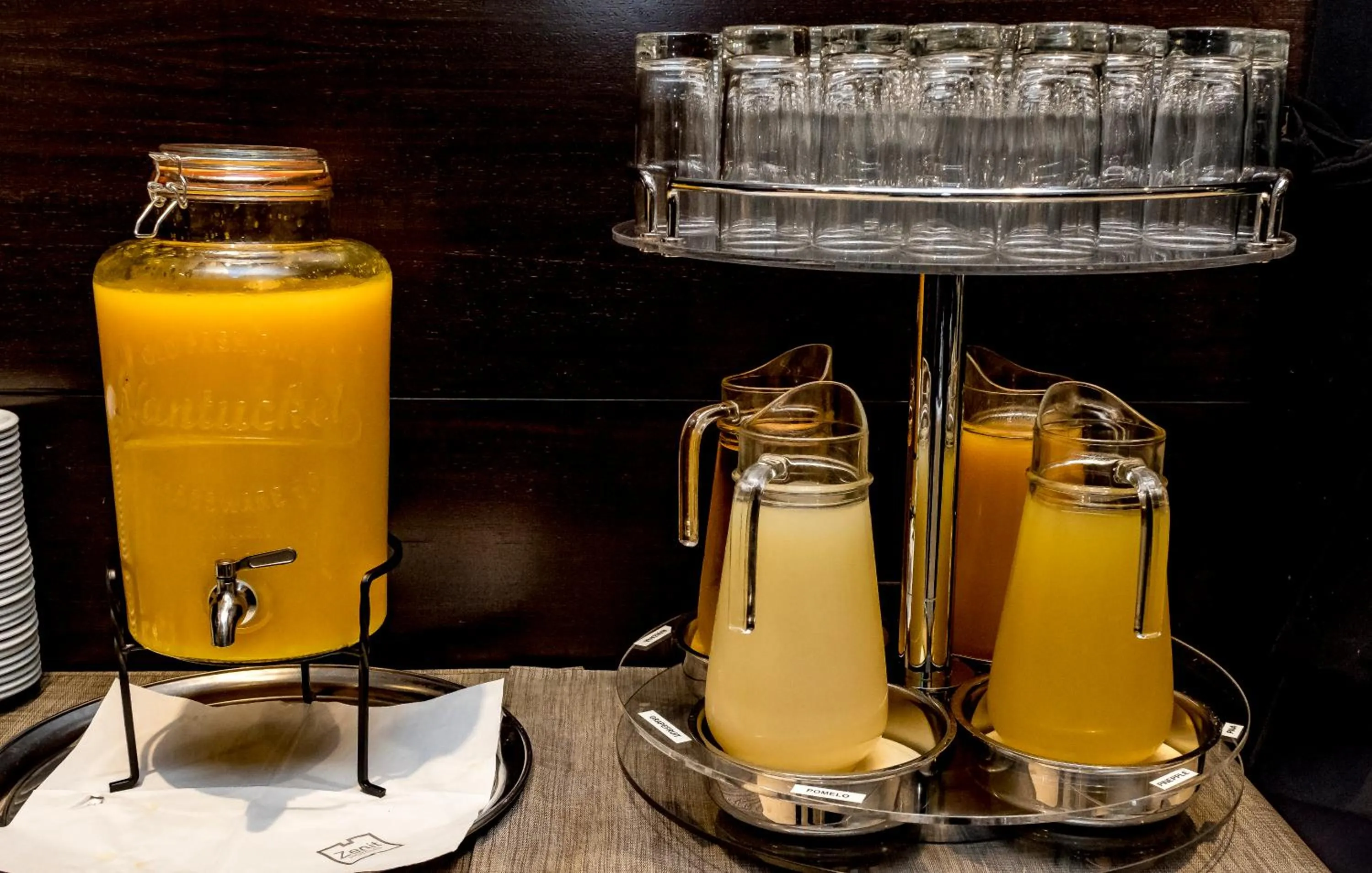 Buffet breakfast in Zenit Valencia