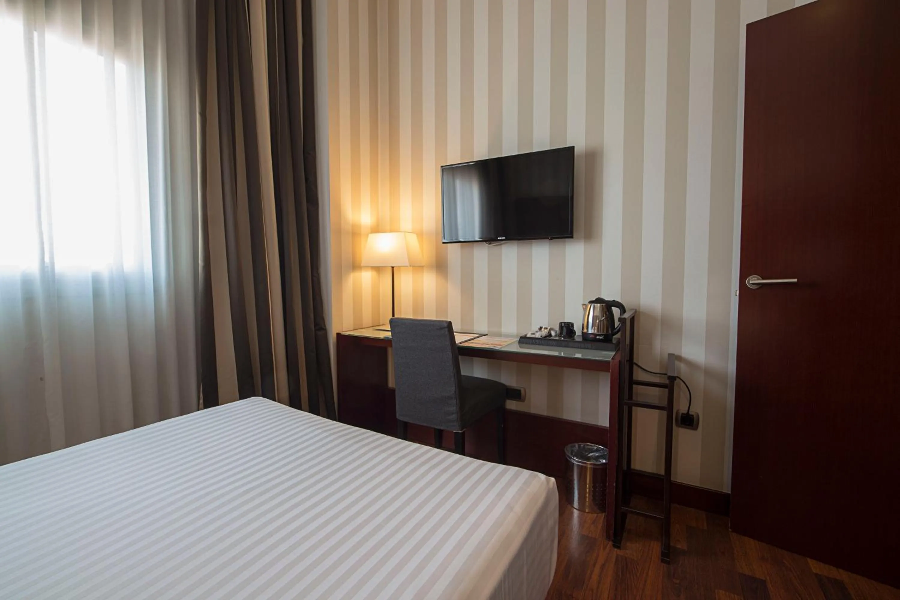 Bedroom, Bed in Zenit Valencia