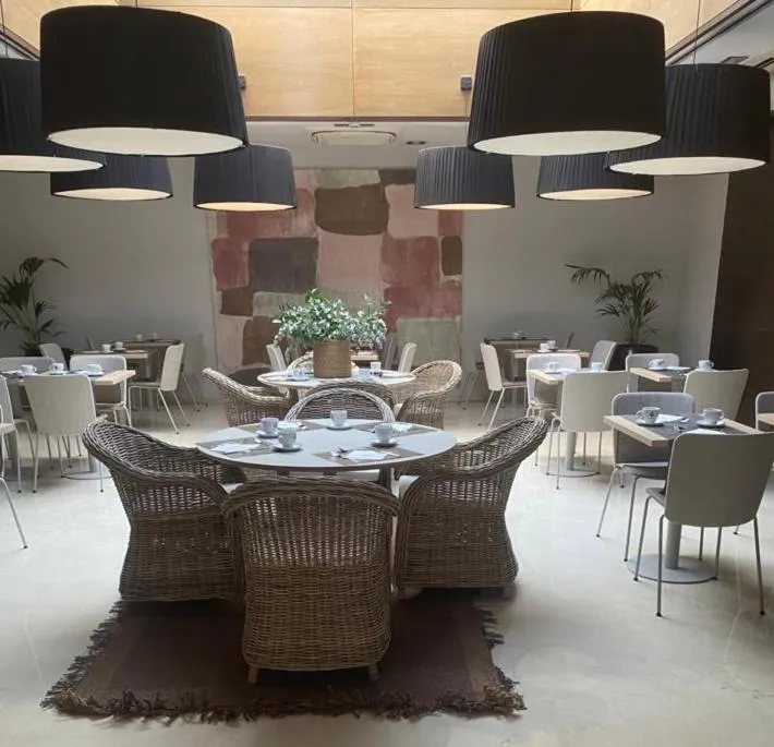 Restaurant/places to eat in Zenit Valencia