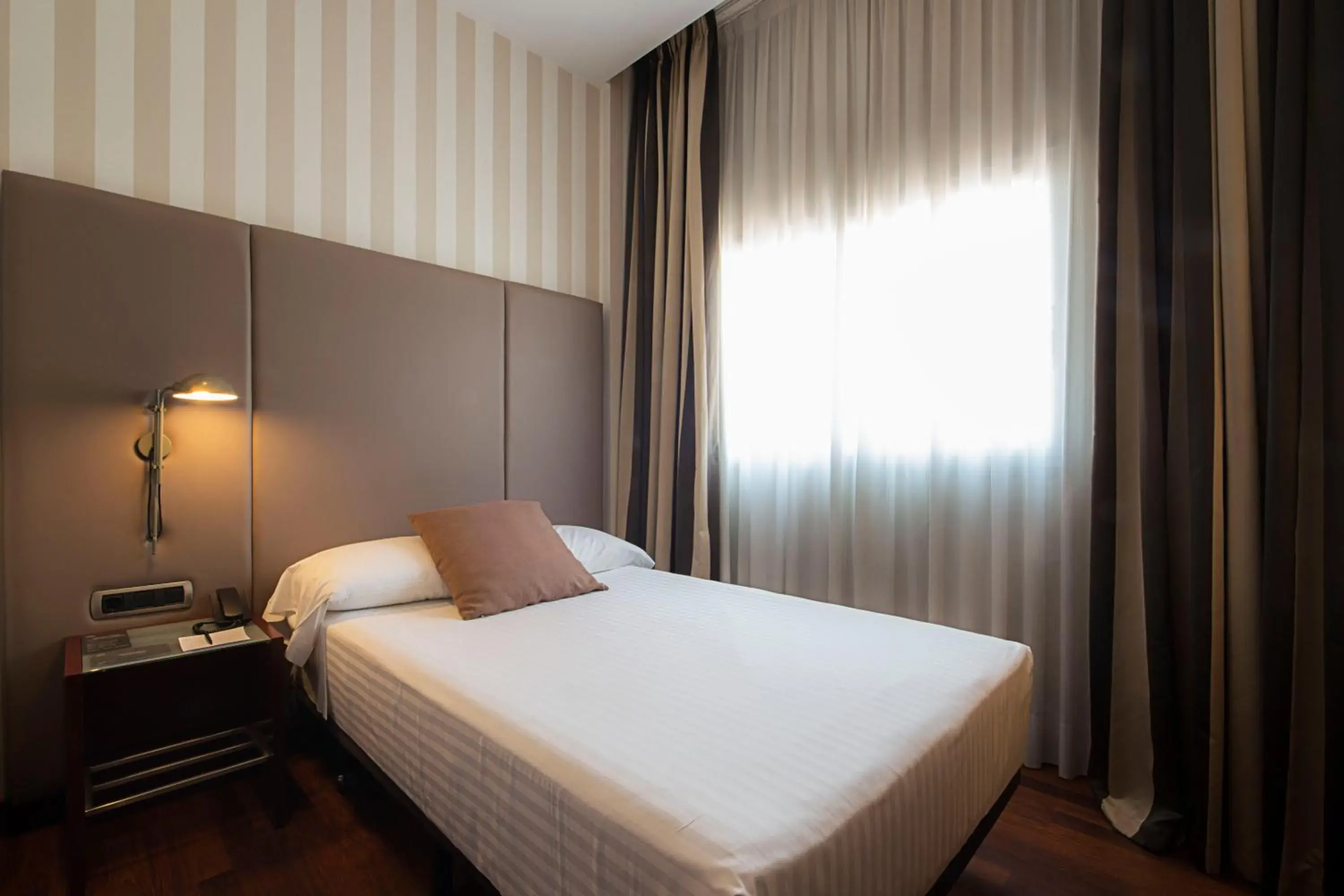 Bed in Zenit Valencia Bed in Zenit Valencia