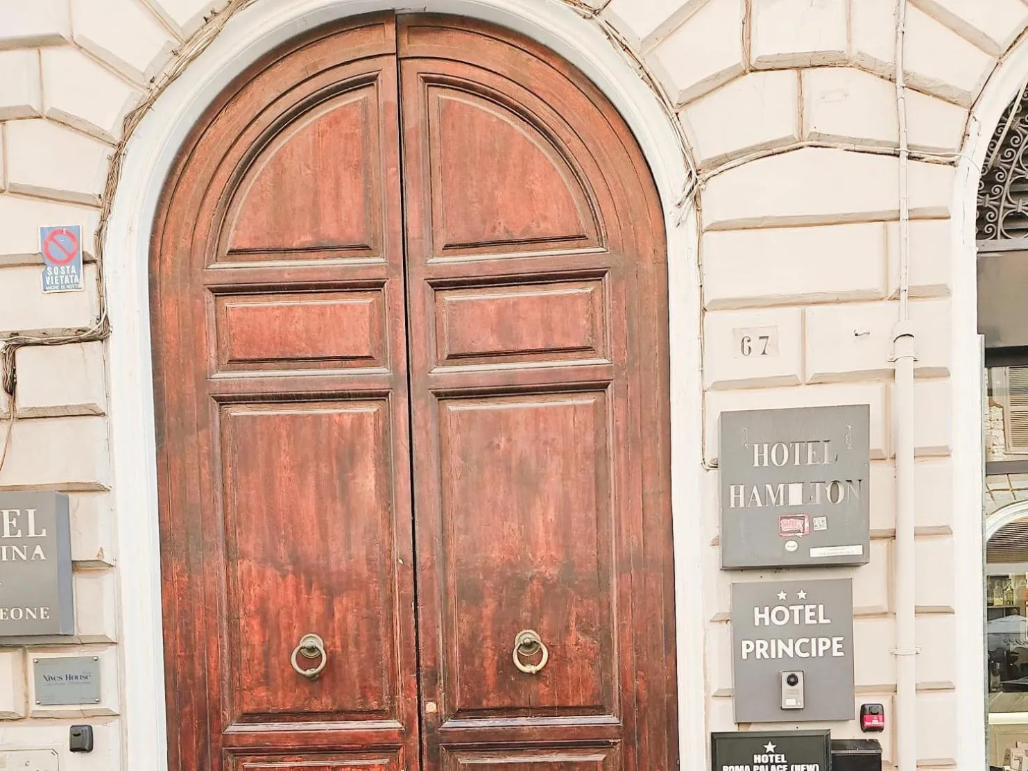 Logo/Certificate/Sign in Hotel principe