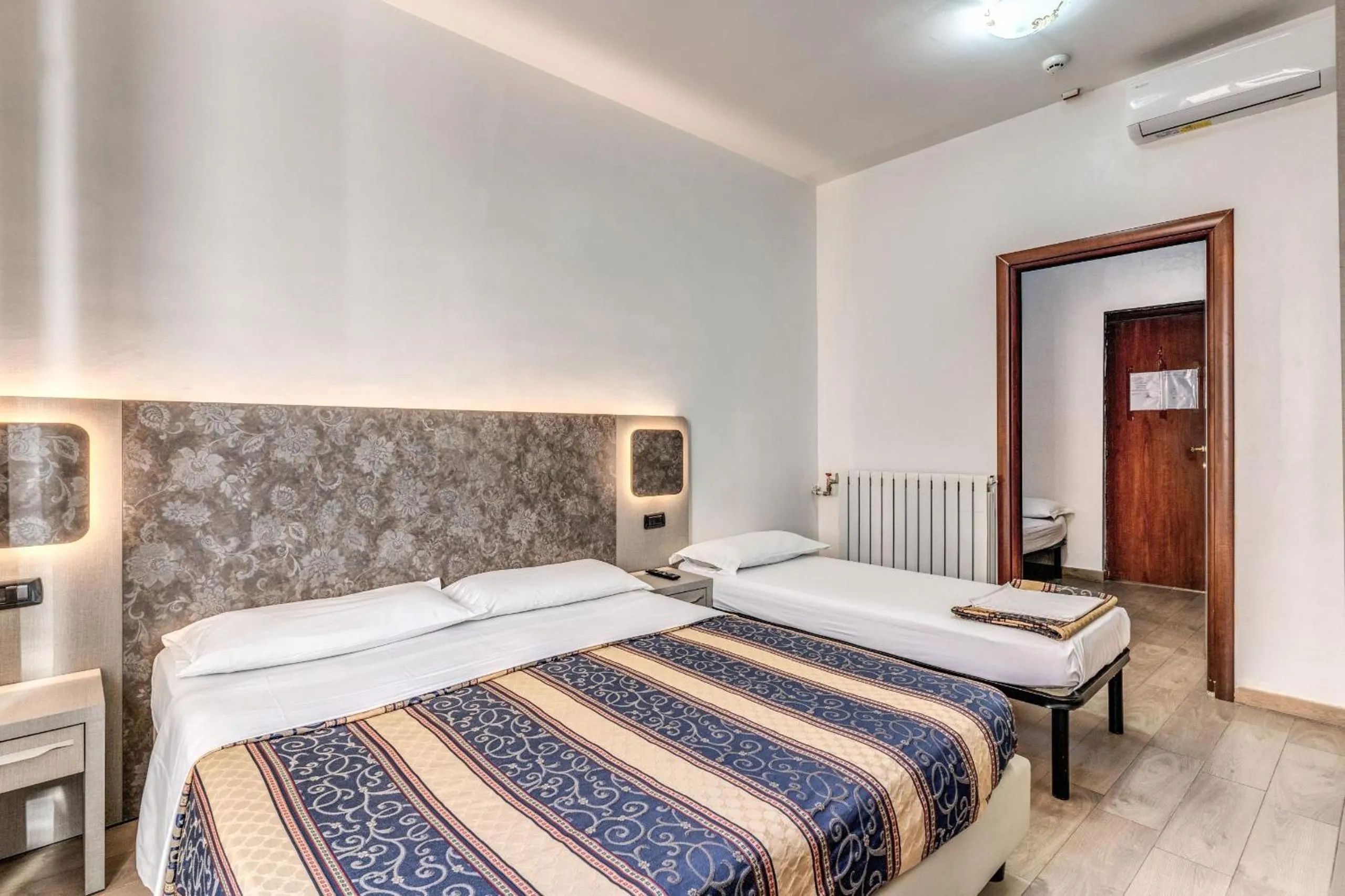 Bedroom, Bed in Hotel principe