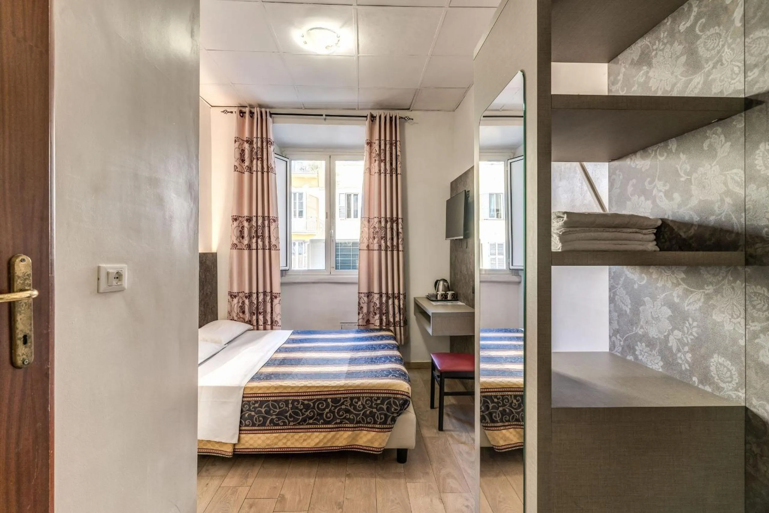 Bedroom, Bed in Hotel principe