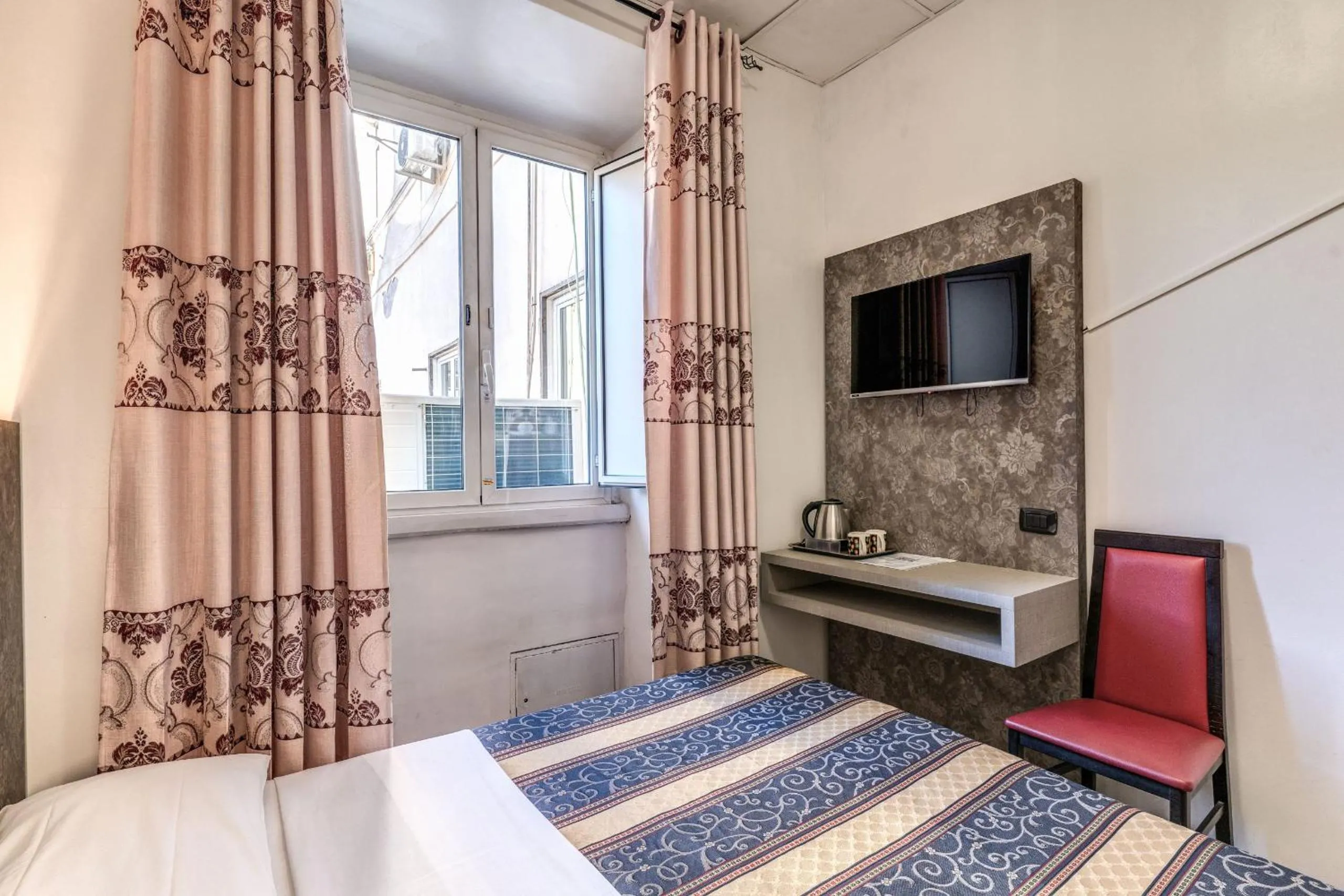 Bedroom, Bed in Hotel principe