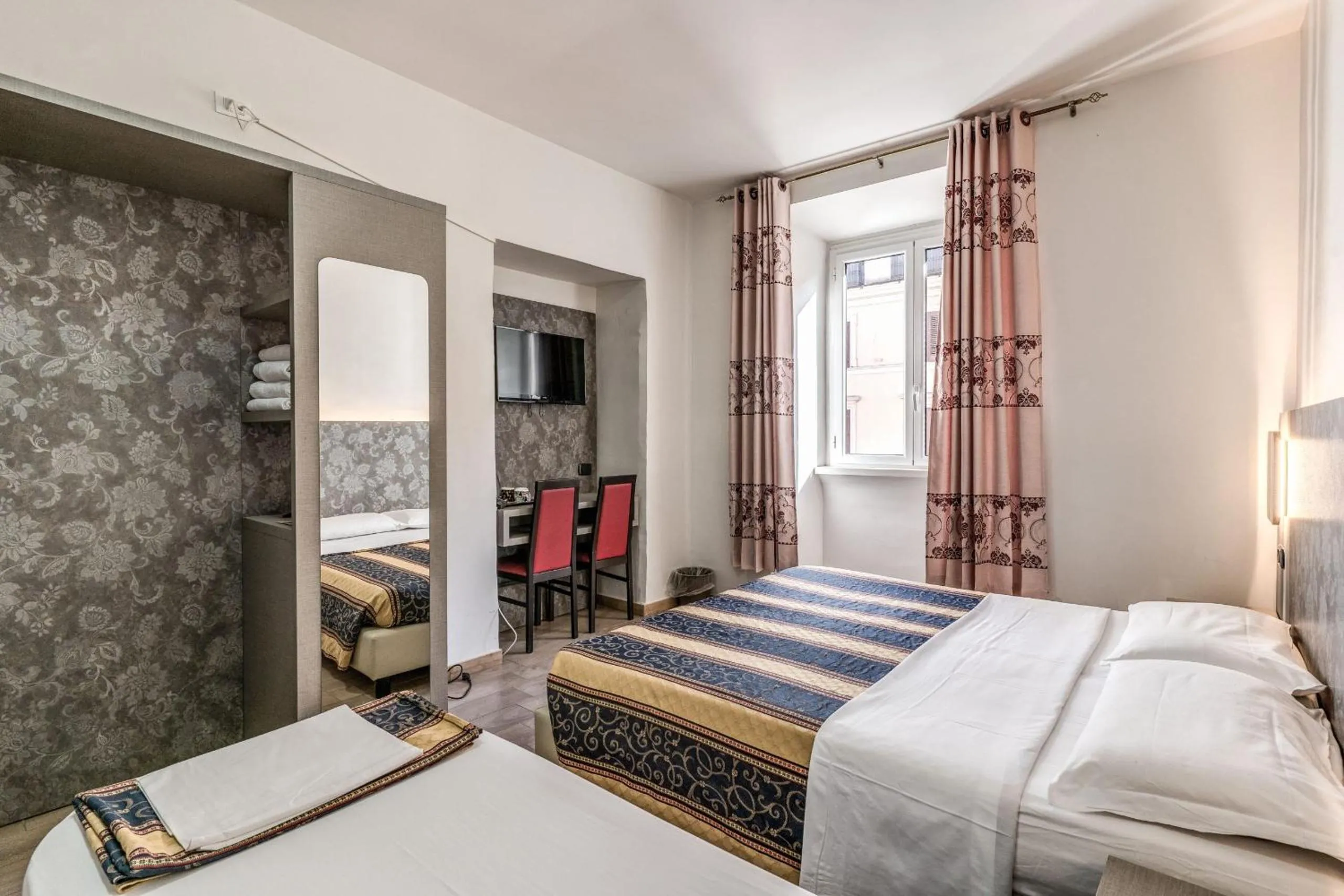 Bedroom, Bed in Hotel principe