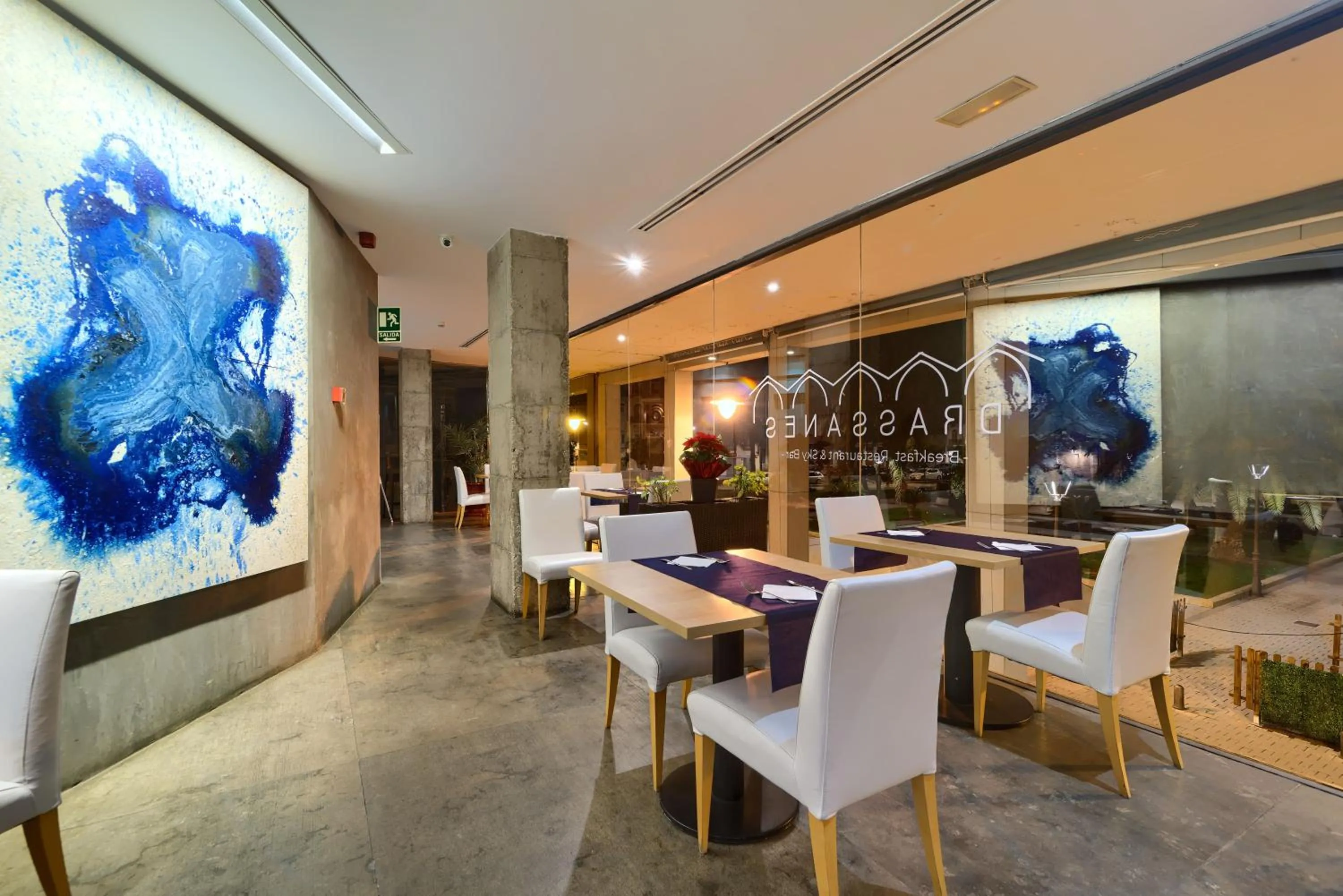 Restaurant/places to eat in Sea You Hotel Port Valencia