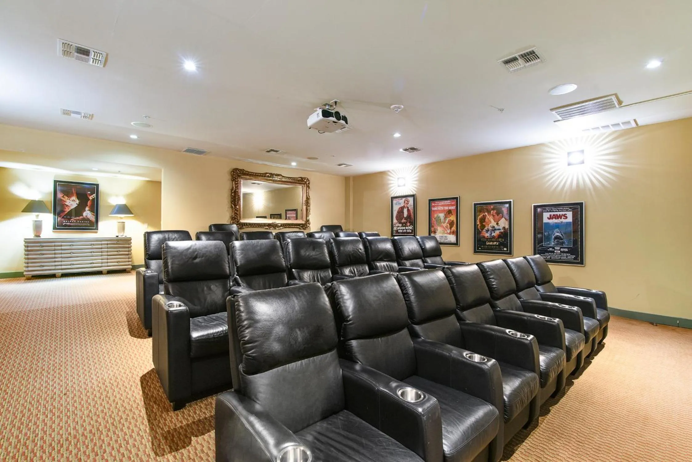 Property building in Emerald 705