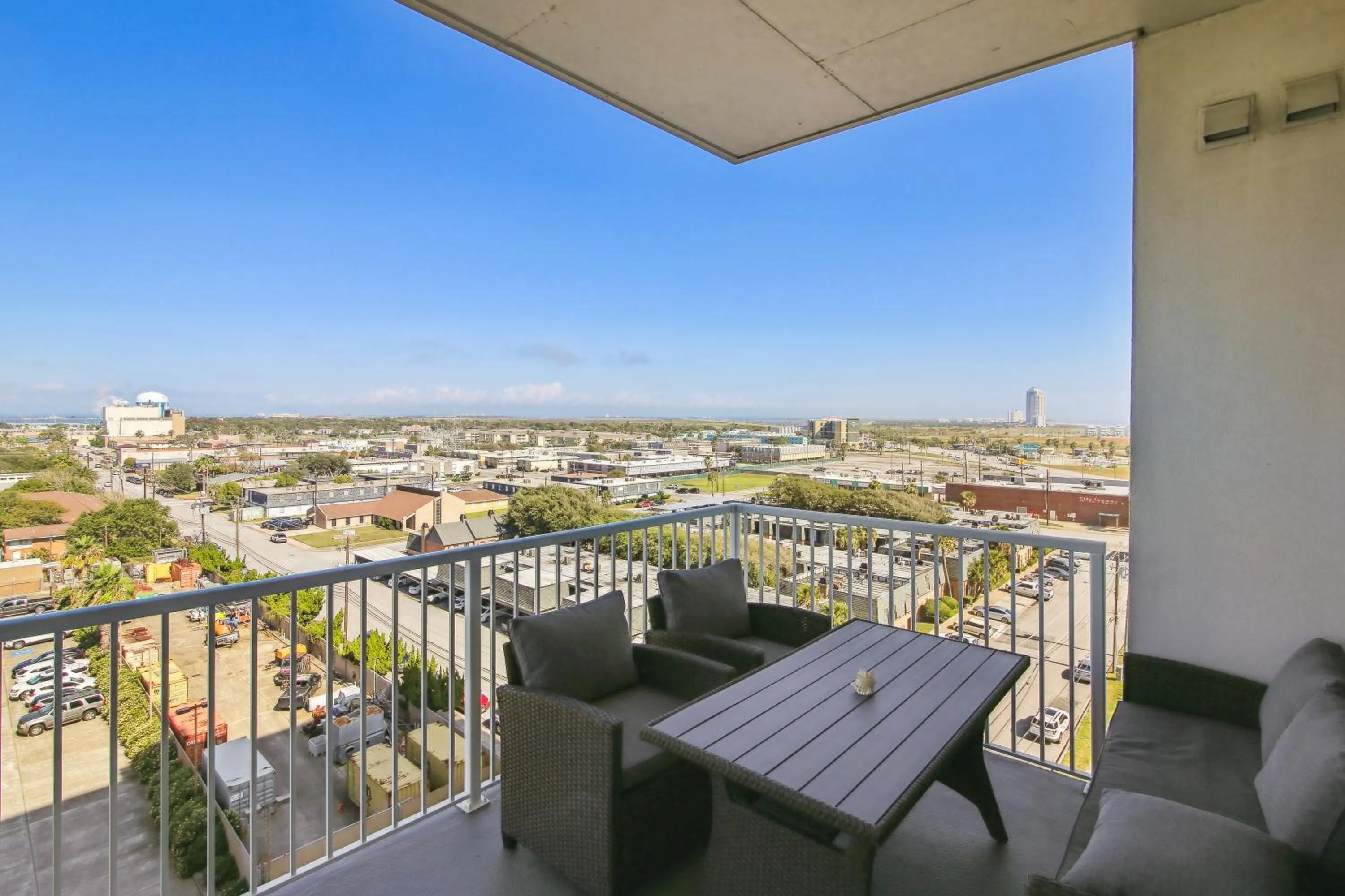 Property building in Emerald 705