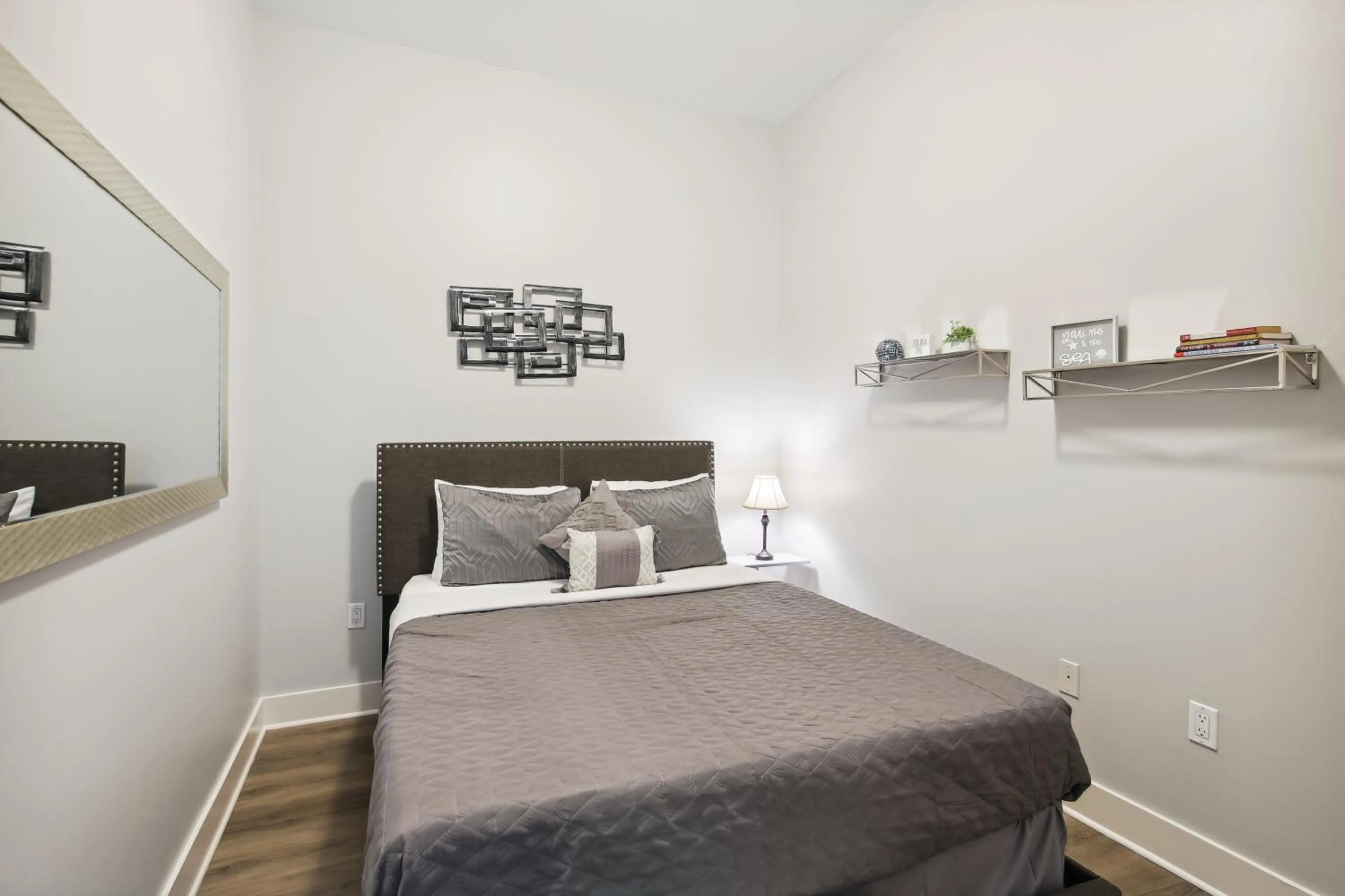 Property building, Bed in Emerald 705