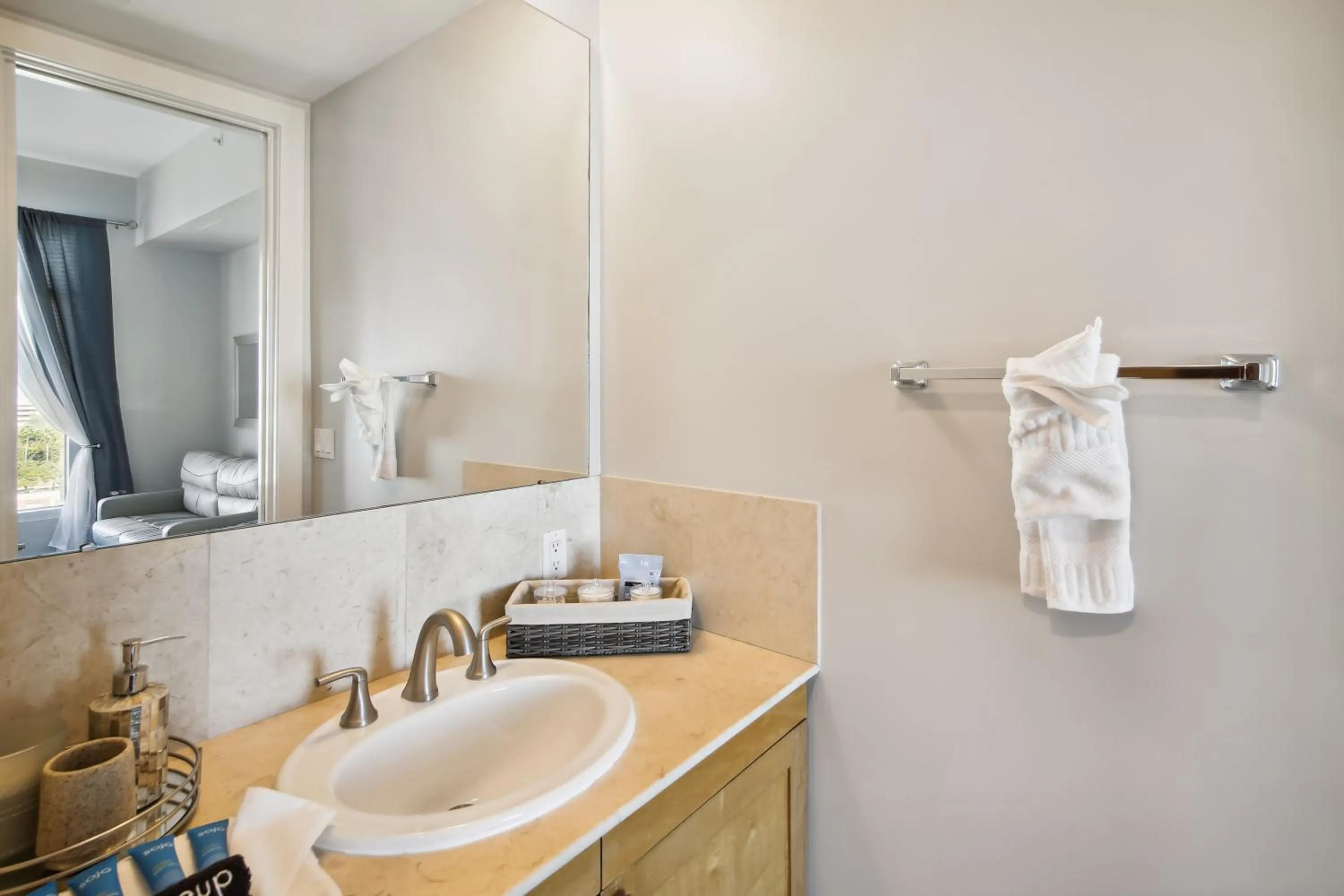 Property building in Emerald 705