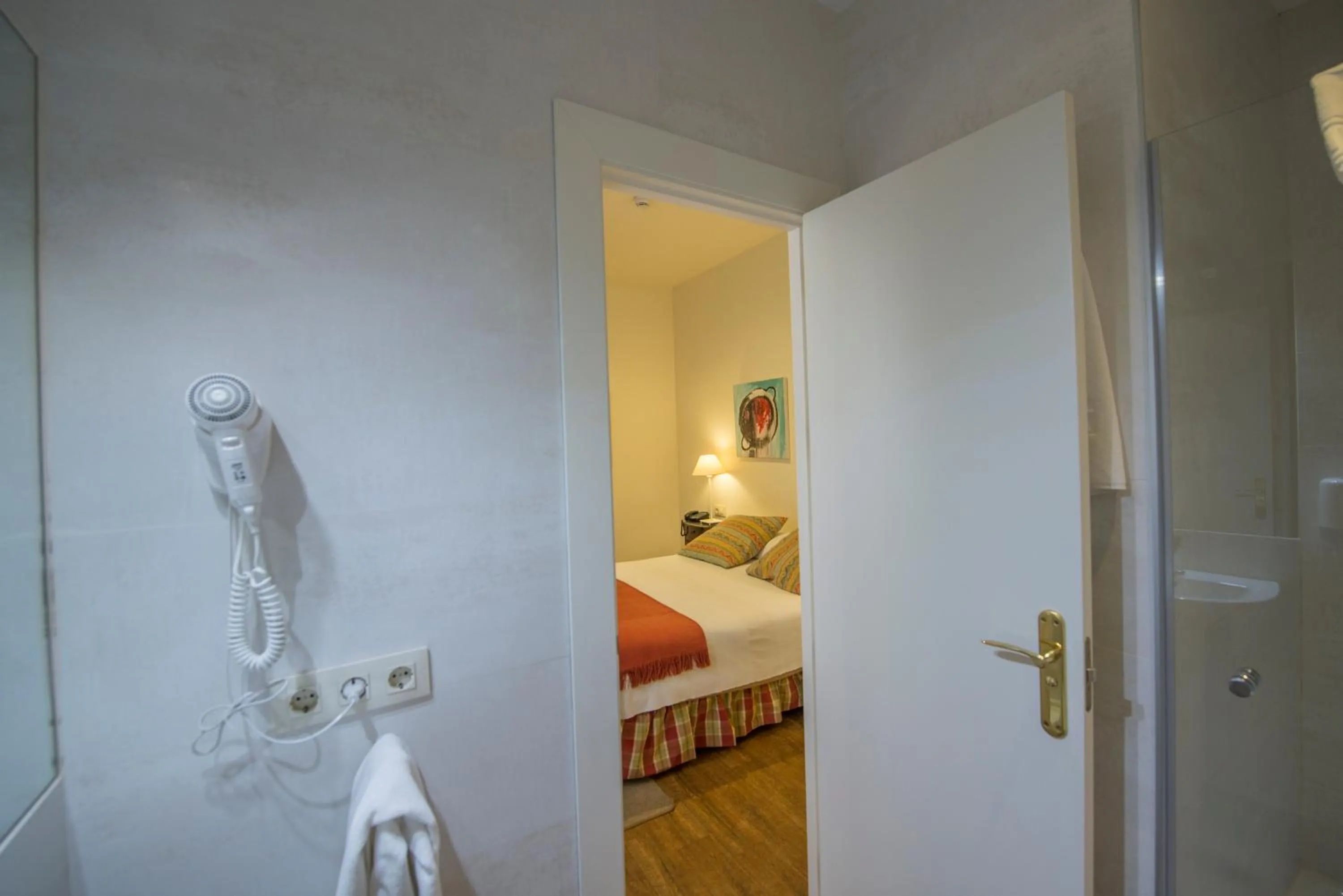 Photo of the whole room, Bed in Hotel Alcántara