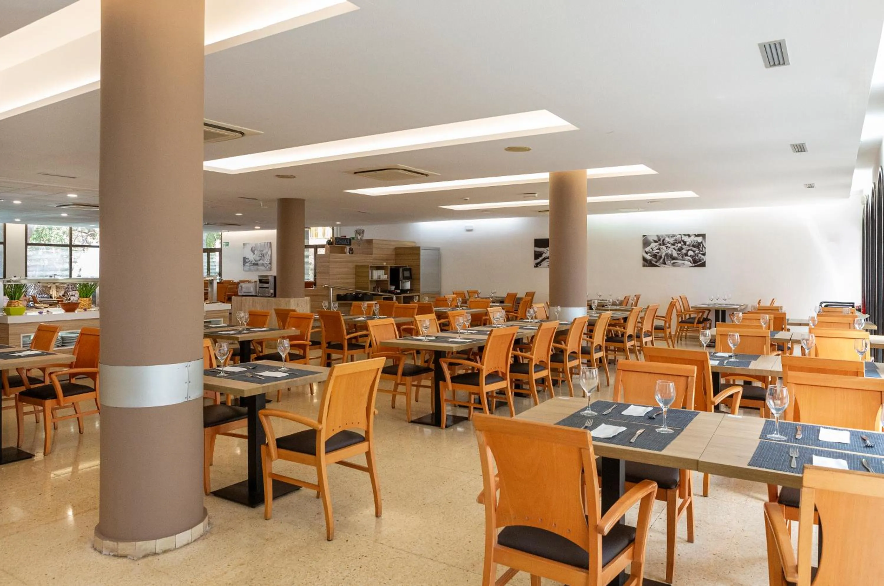 Restaurant/places to eat in Medplaya Hotel Monterrey
