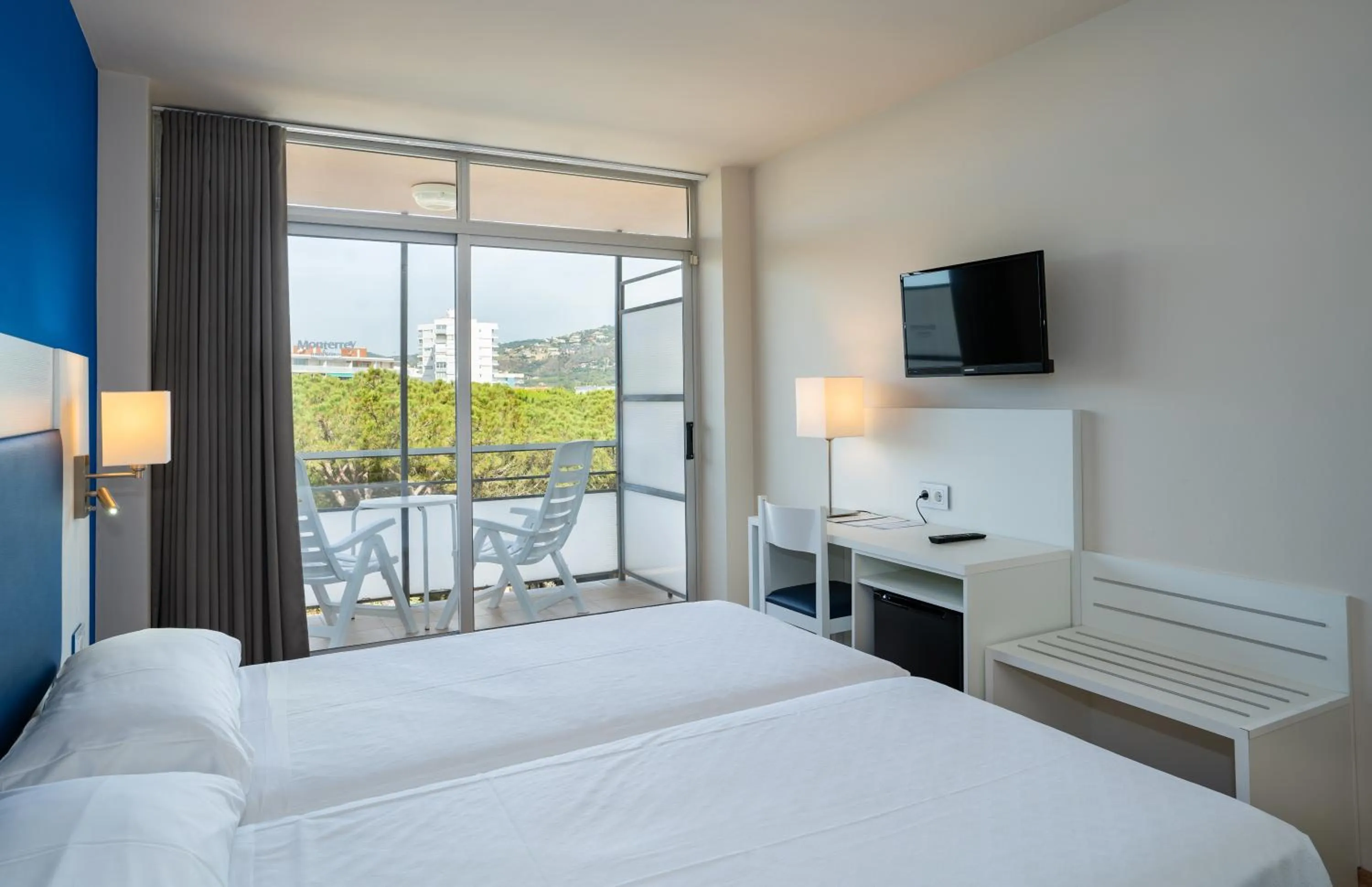 Bedroom, Bed in Medplaya Hotel Monterrey