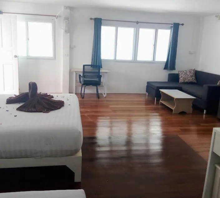 Photo of the whole room in Thong Nai Pan Beach Resort